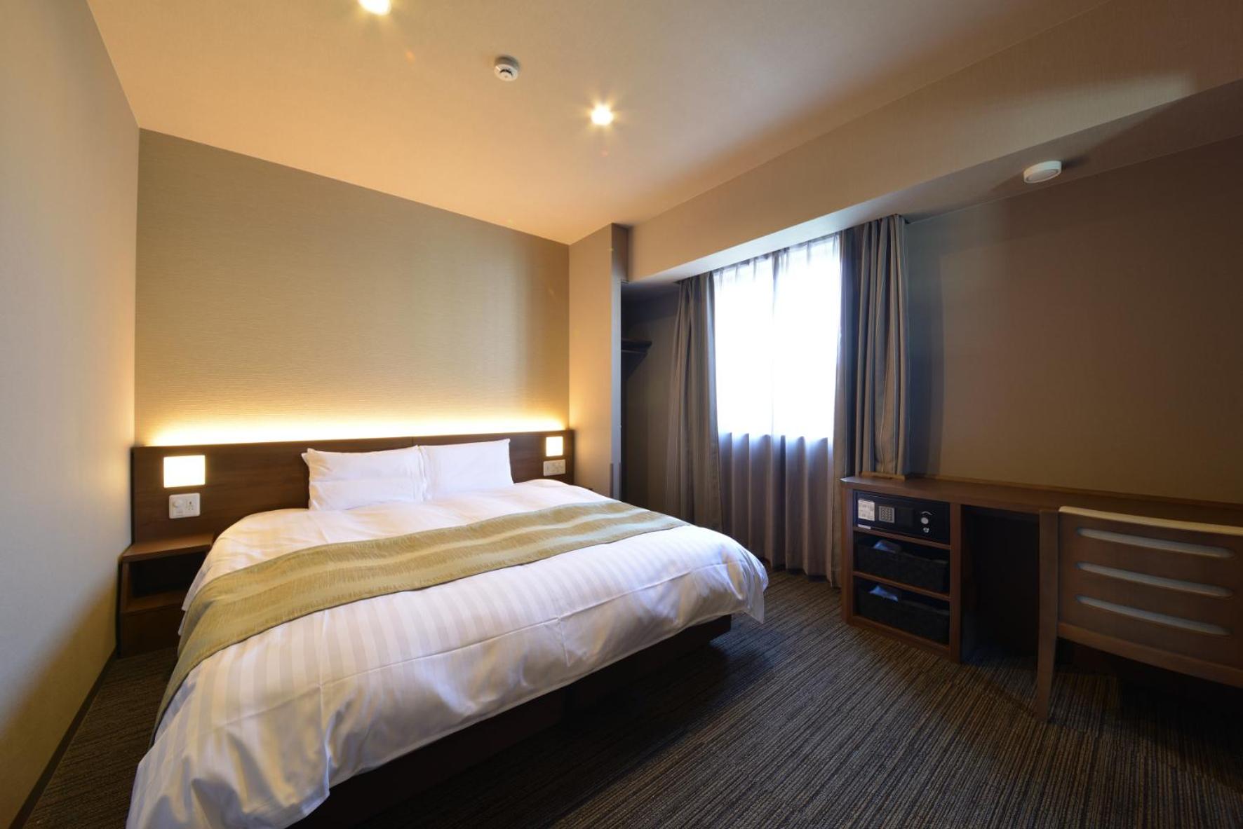 King Room with Shower - Non Smoking