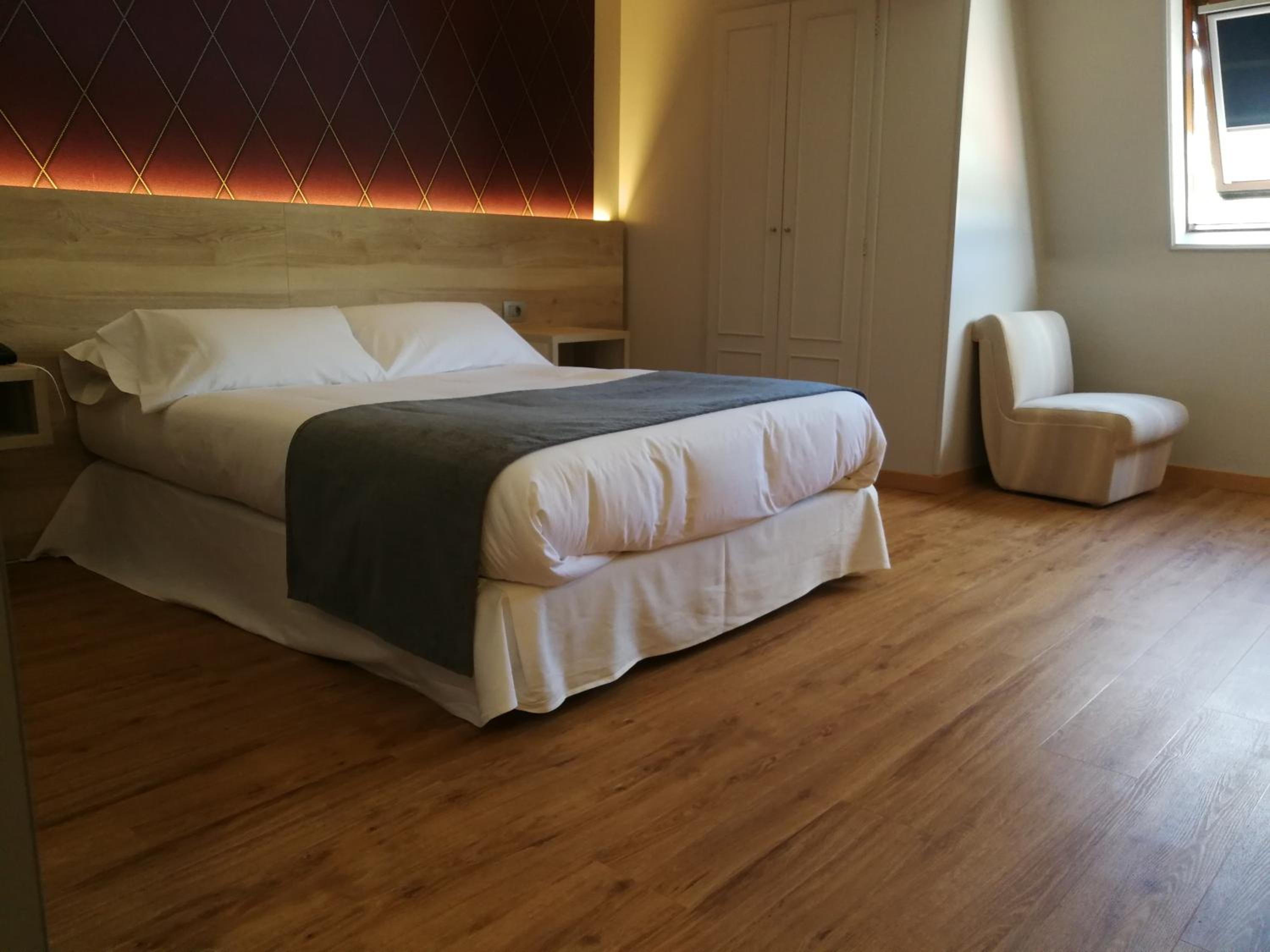 Double Room - Photo 2