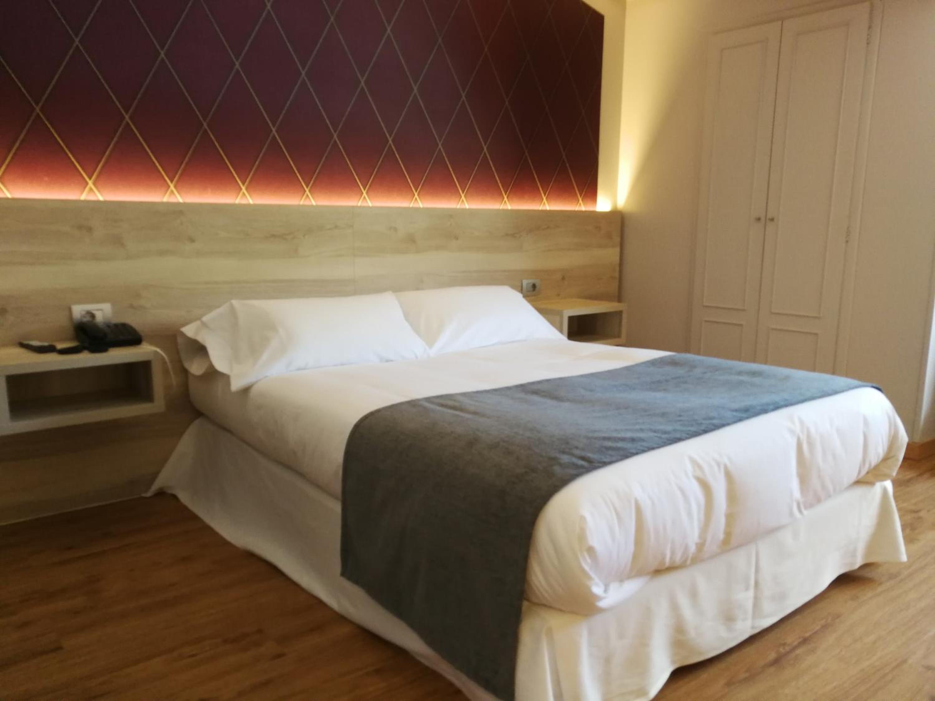 Double Room - Photo 3
