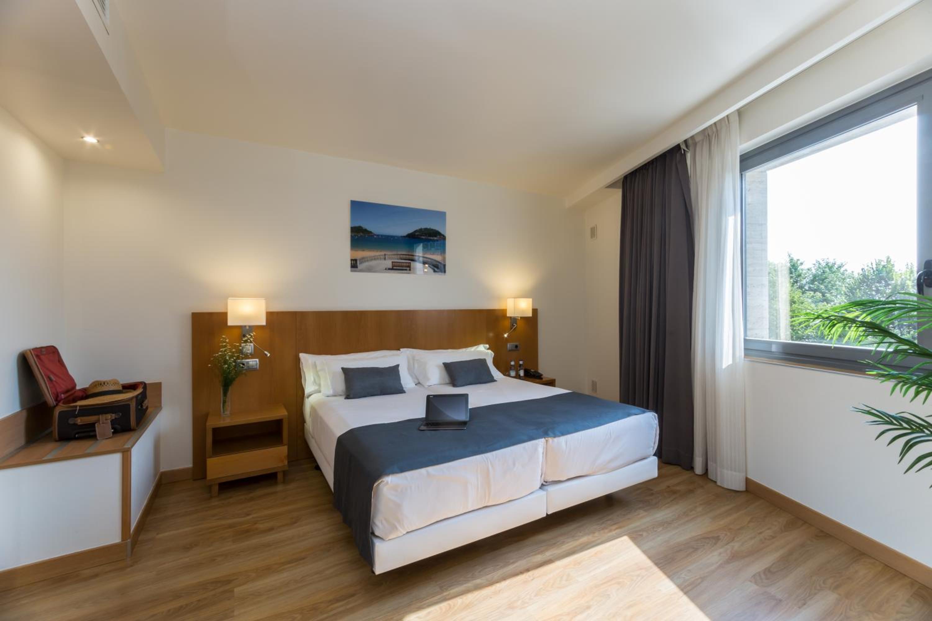 Double or Twin Room - Photo 2