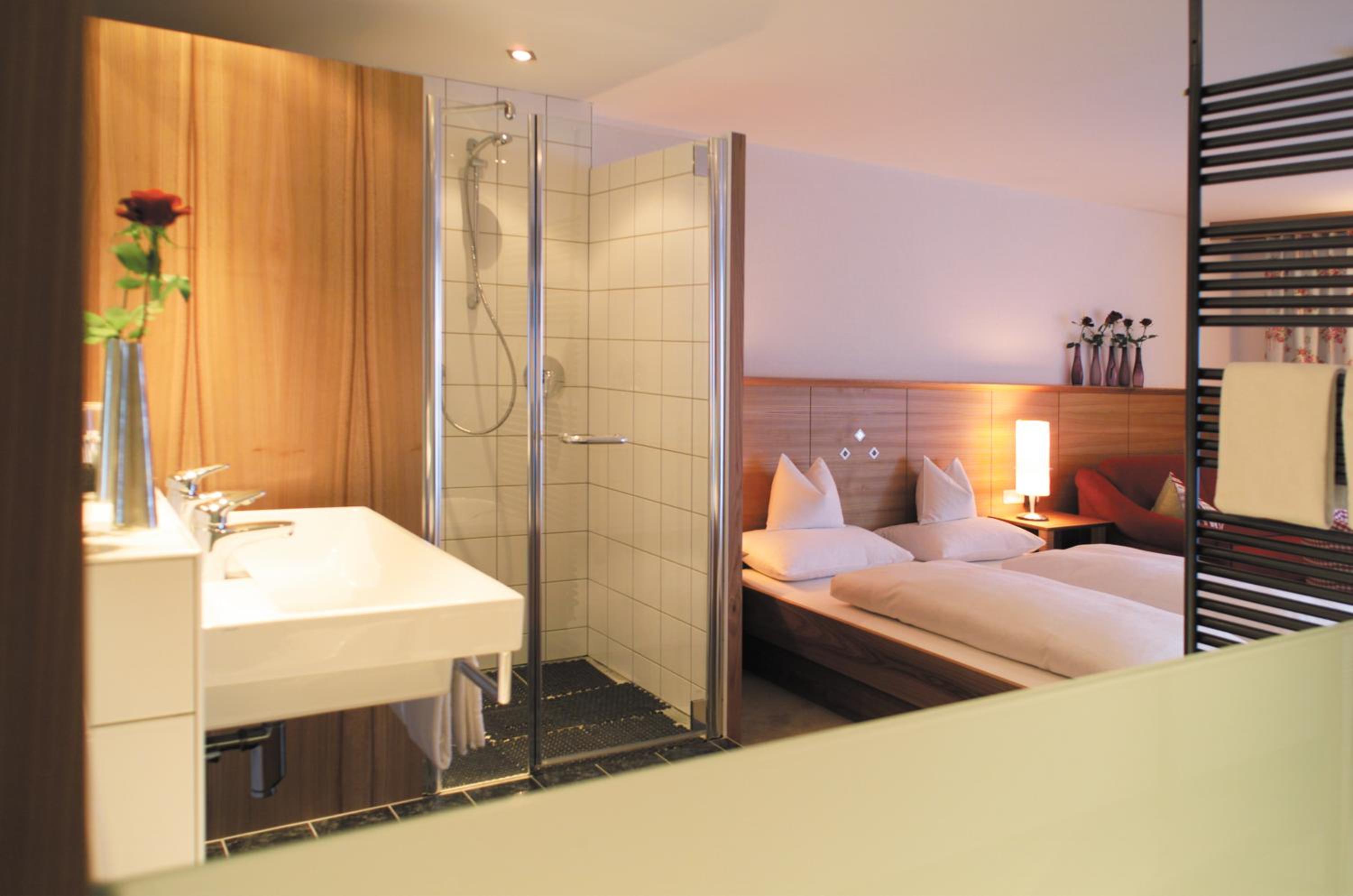 Suite with Balcony - Photo 2