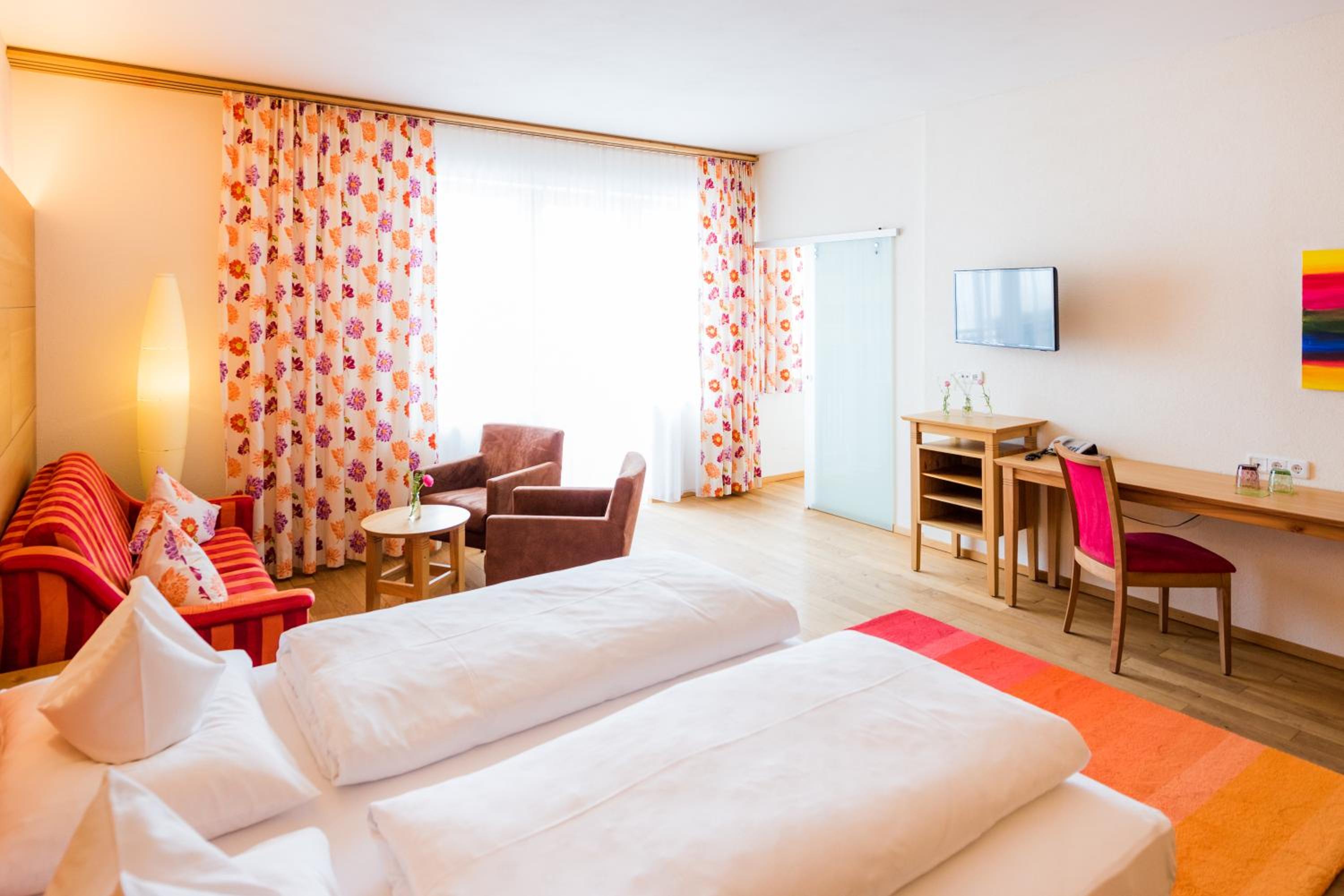 Suite with Balcony - Photo 6