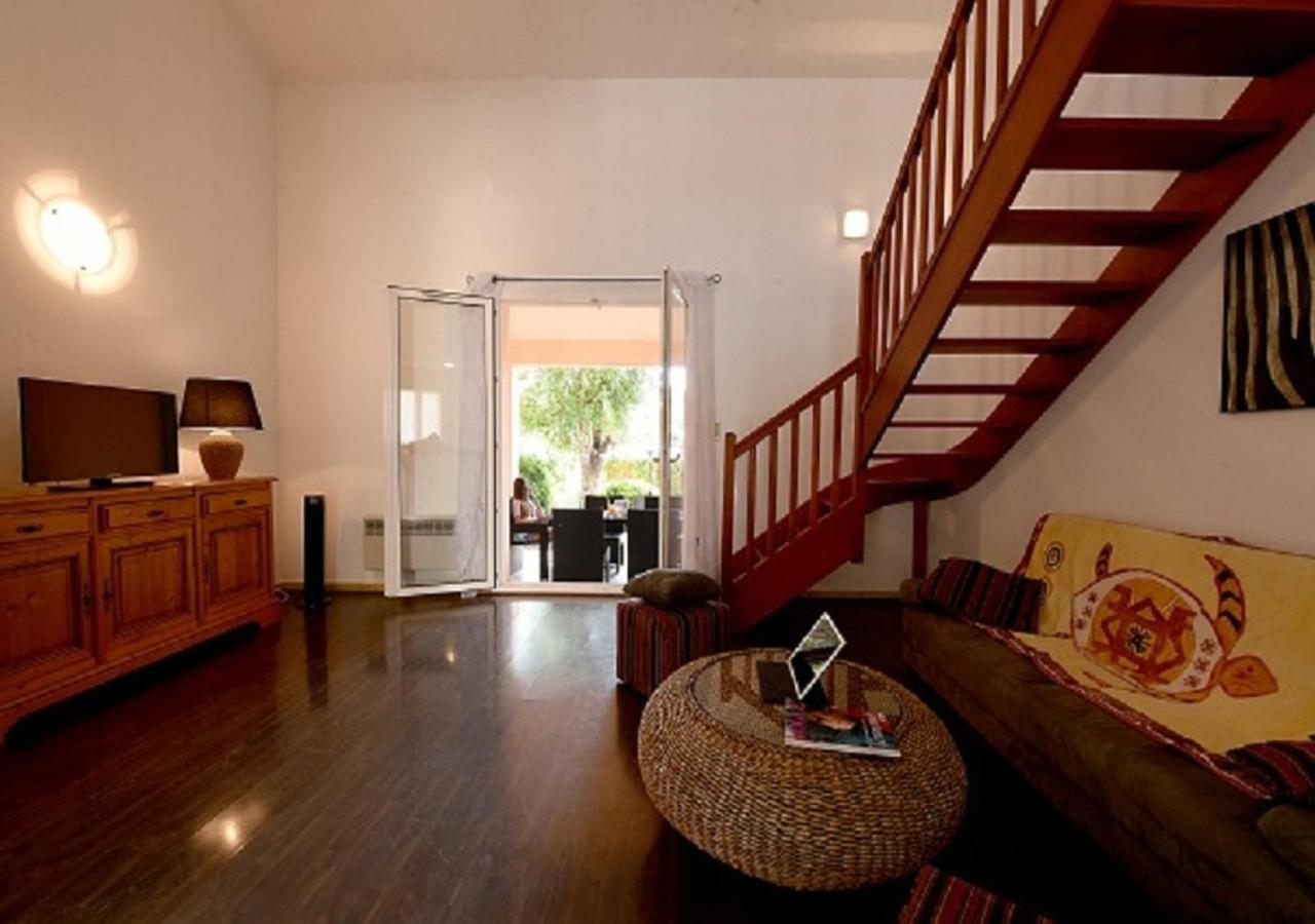 Apartment with Terrace photo 3