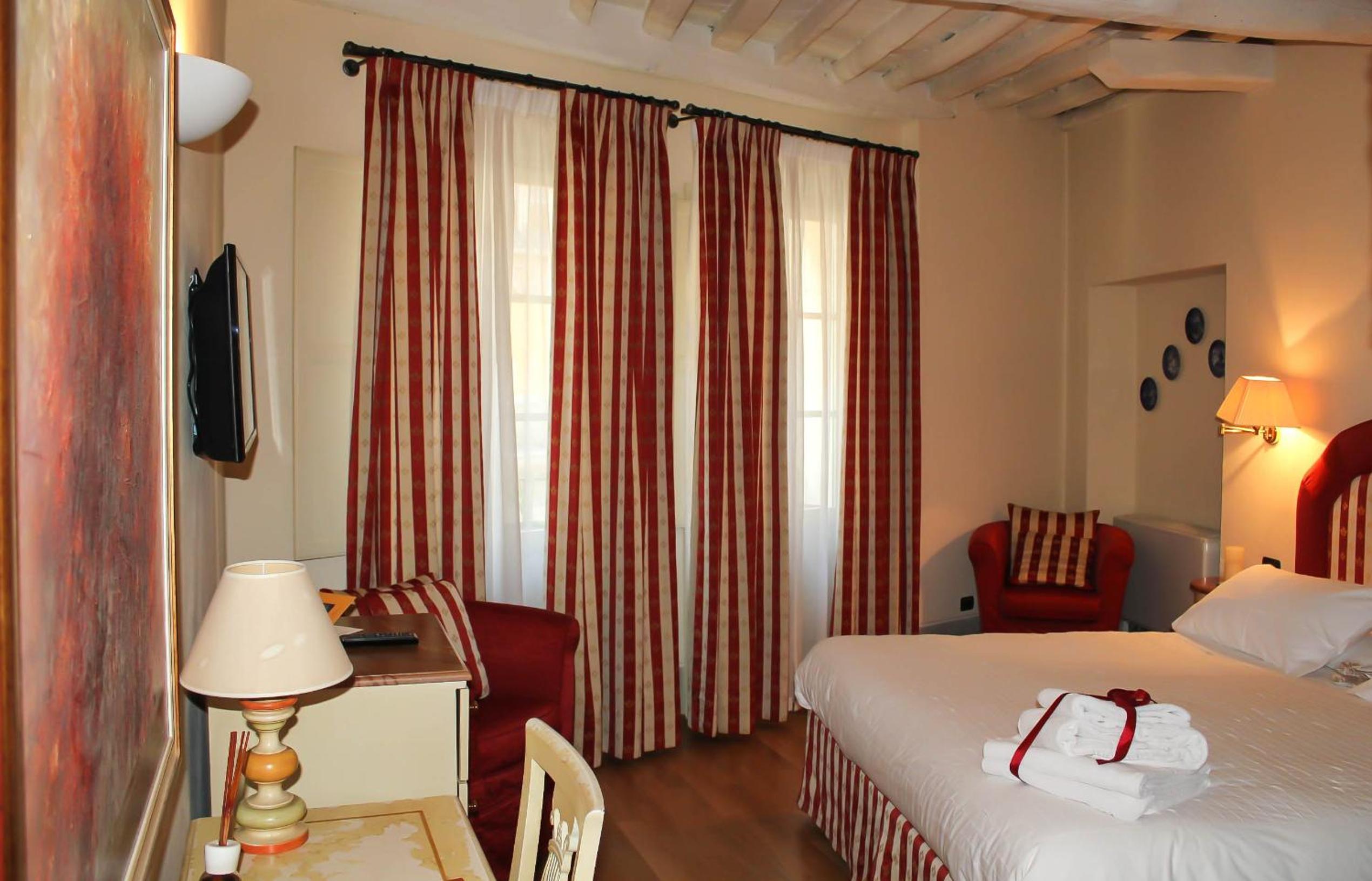 Classic Double or Twin Room - Photo 4