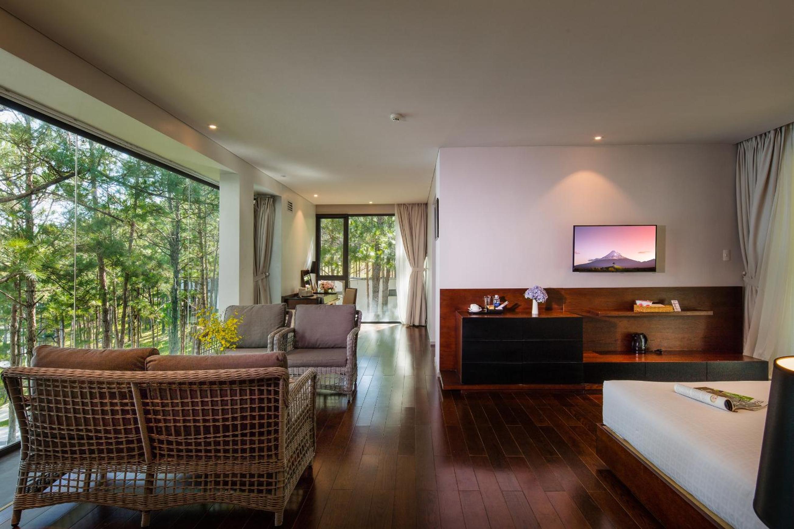 Four-Bedroom Villa photo 3
