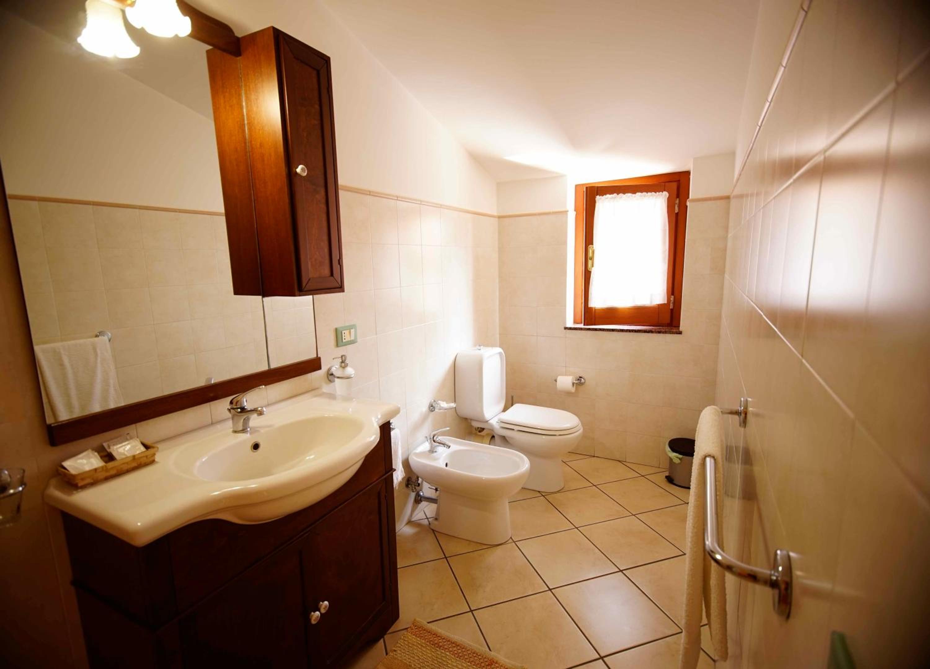 Double or Twin Room - Photo 3