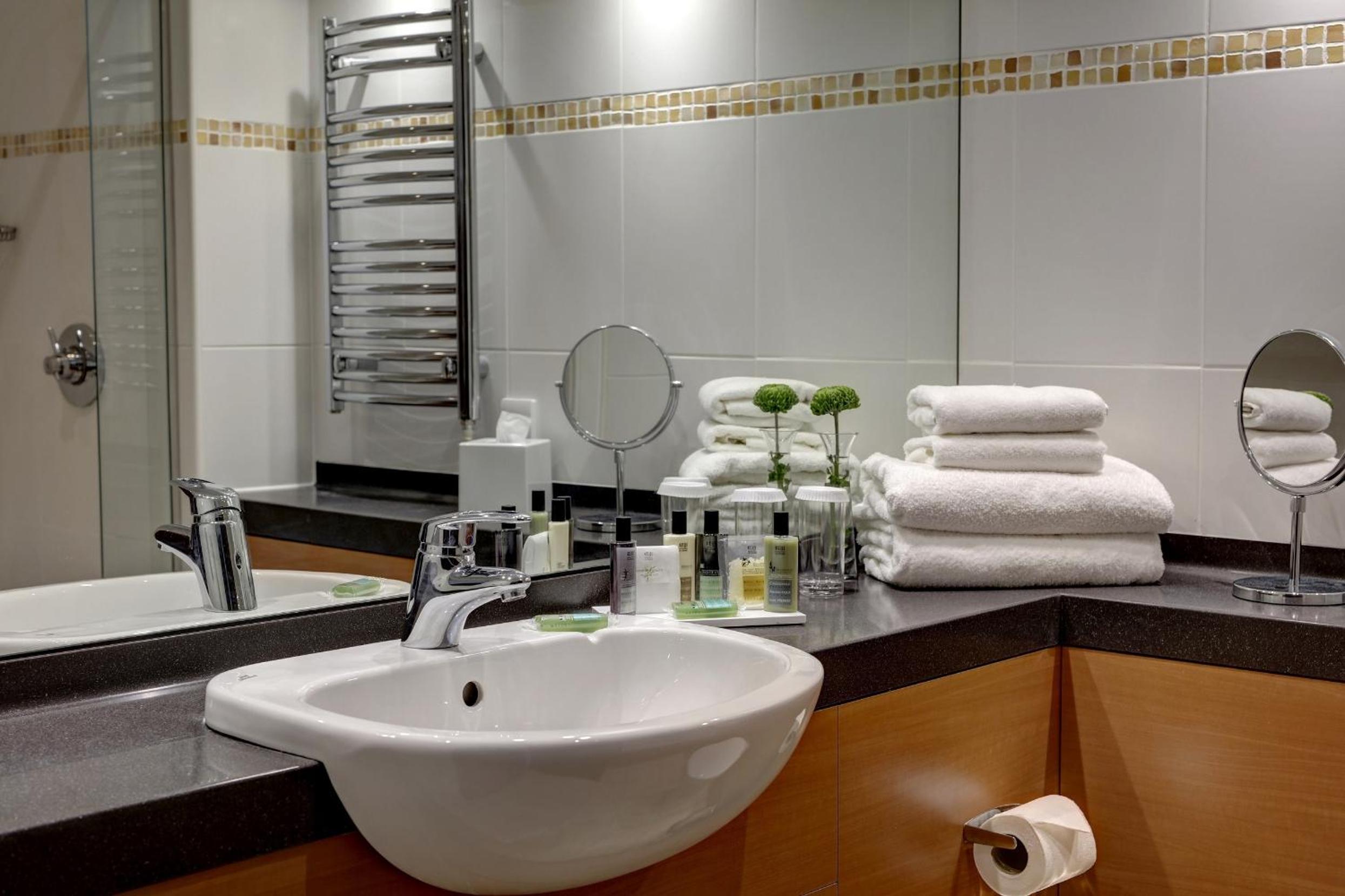 Executive Twin Room - Photo 4
