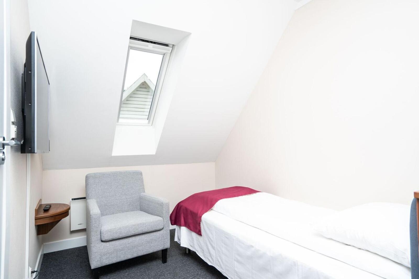 Single Room - Photo 1
