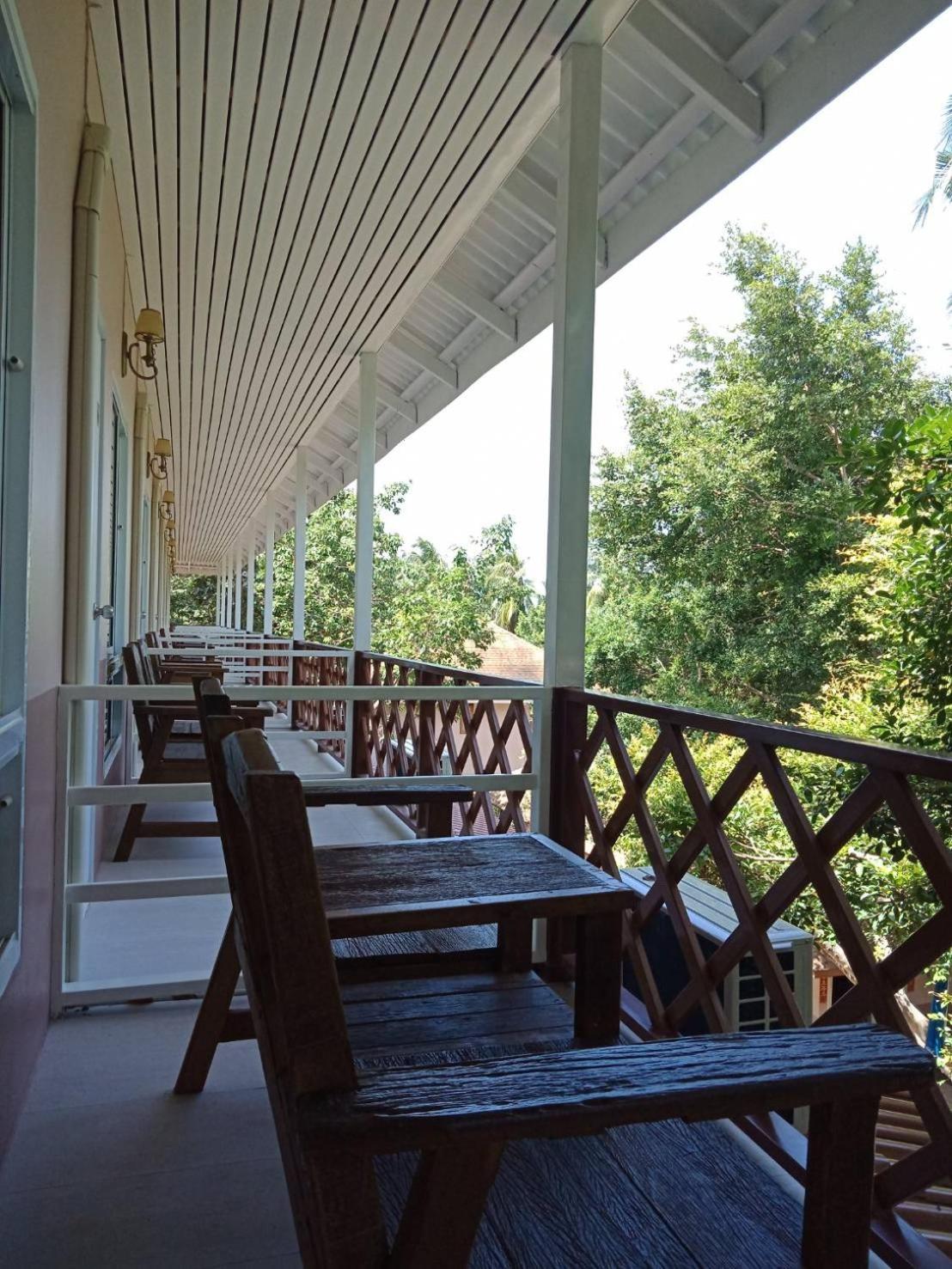 Apartment with Balcony photo 2