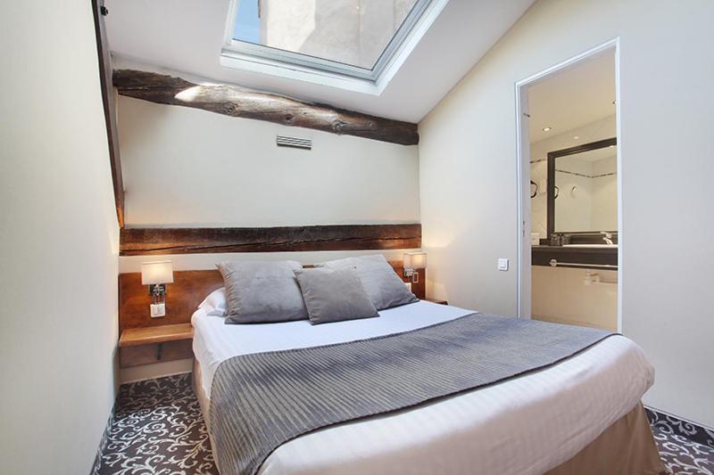 Classic Double Room - Attic - Photo 3