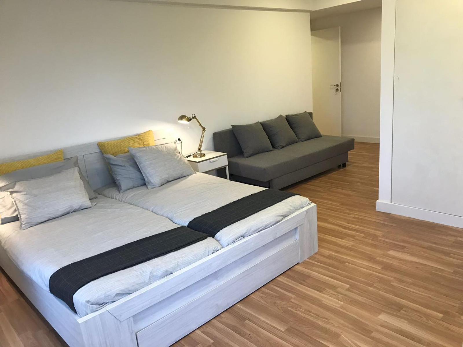 Family Suite with Balcony - Photo 17