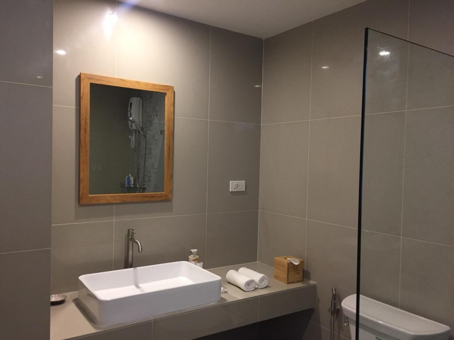 Superior King Room - Photo 3