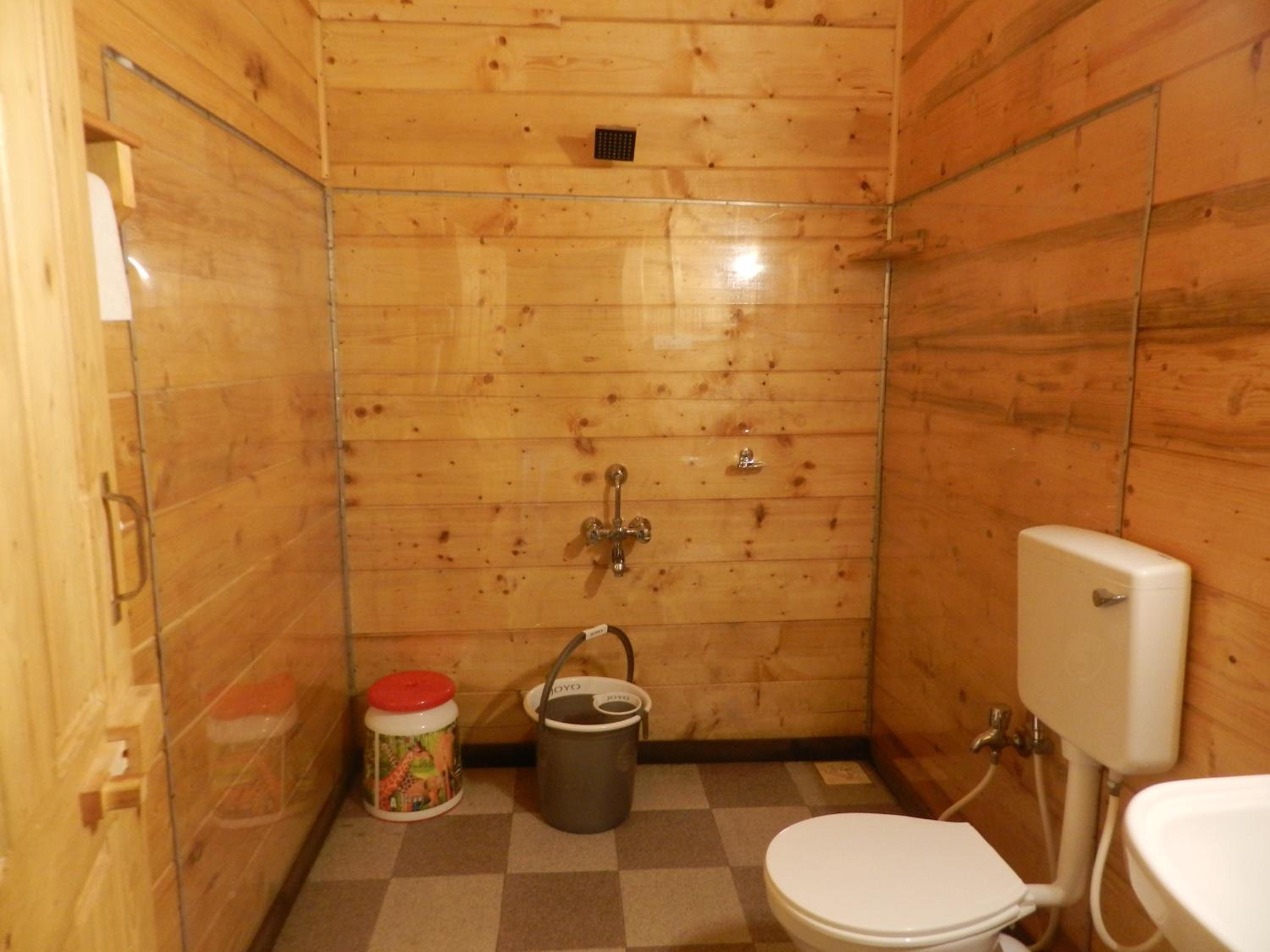 Deluxe AC Chalet - Photo 10