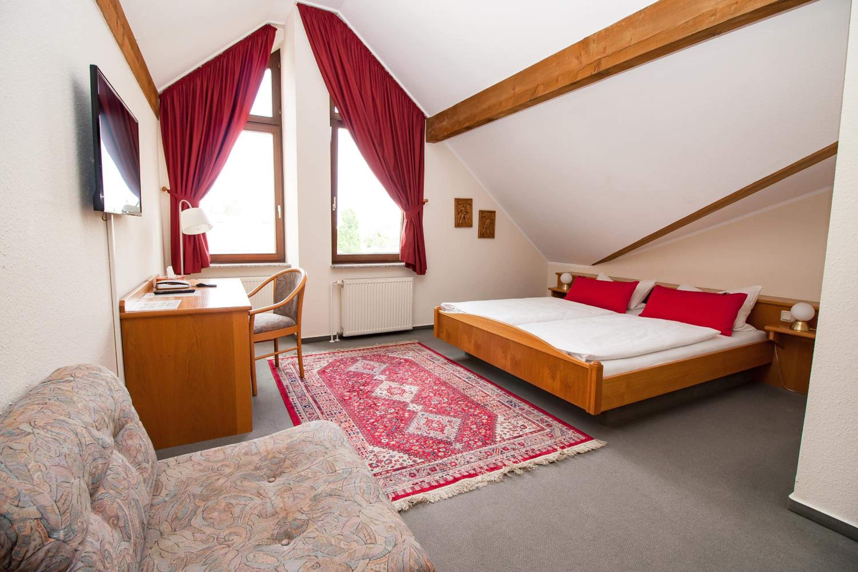 Superior King Room - Photo 7