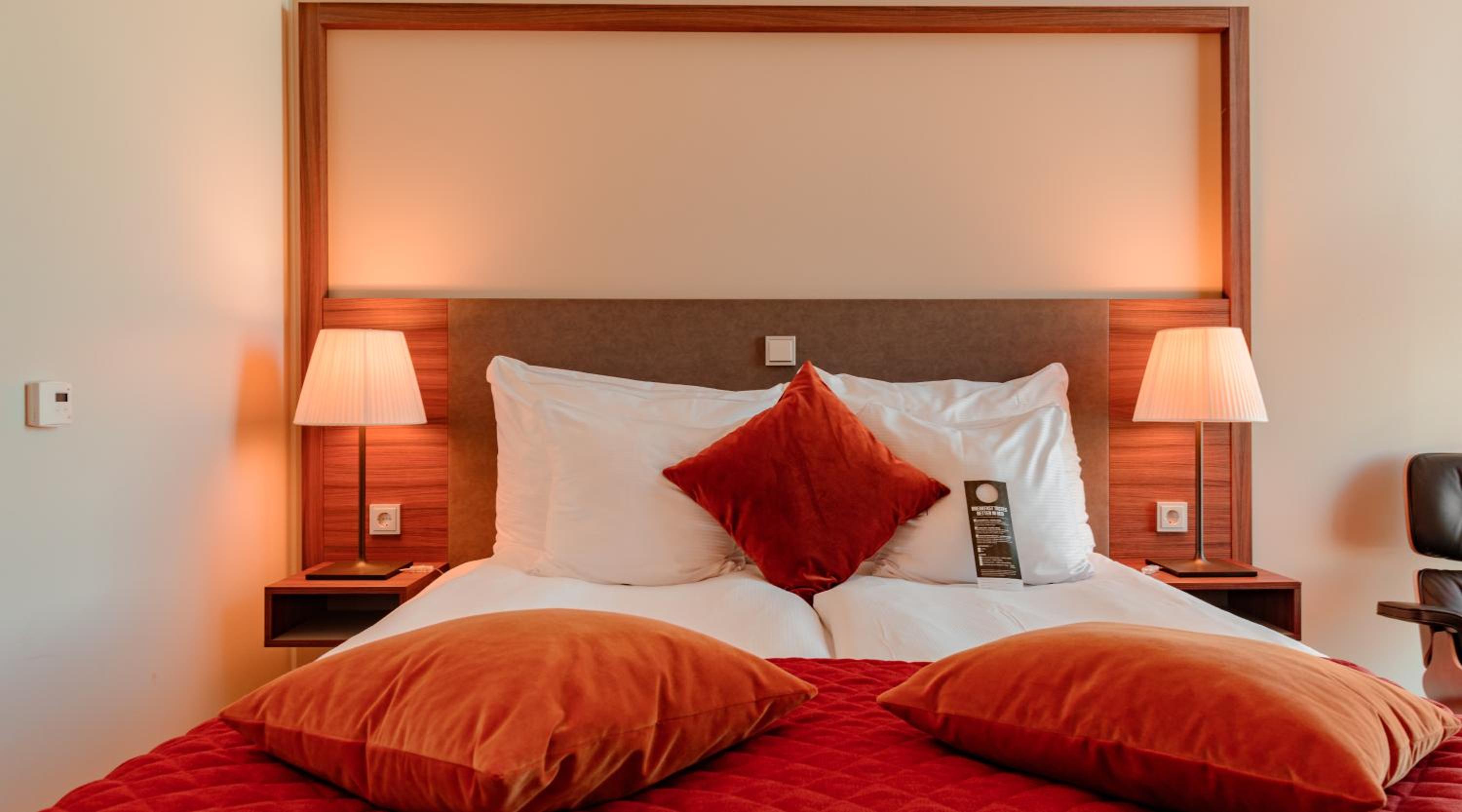 Superior King Room with View