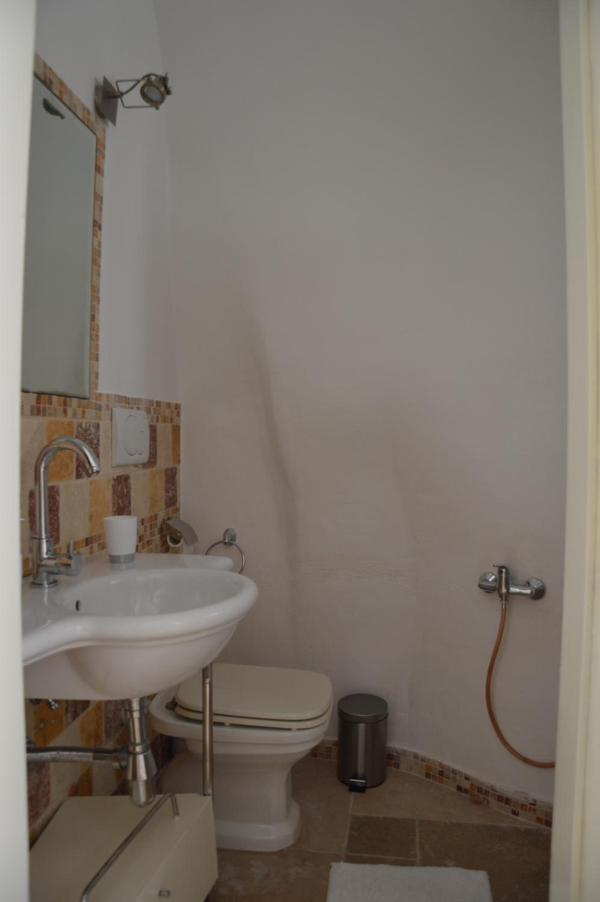 Studio Apartment - Photo 5