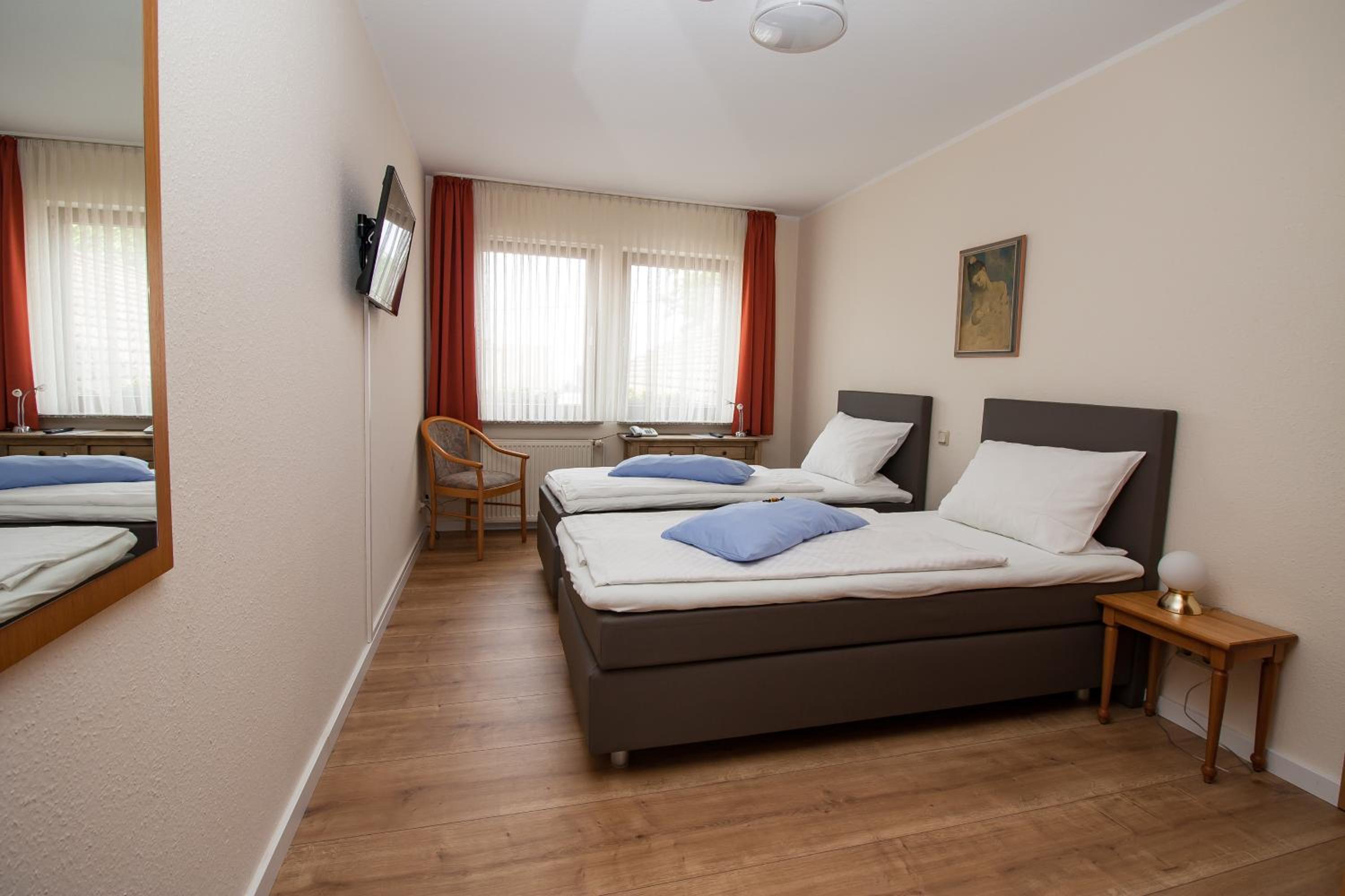 Economy Double or Twin Room - Photo 8