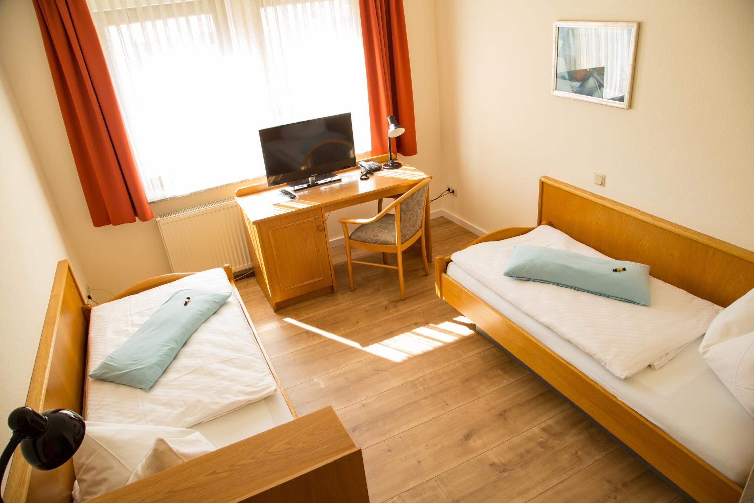 Economy Double or Twin Room - Photo 2