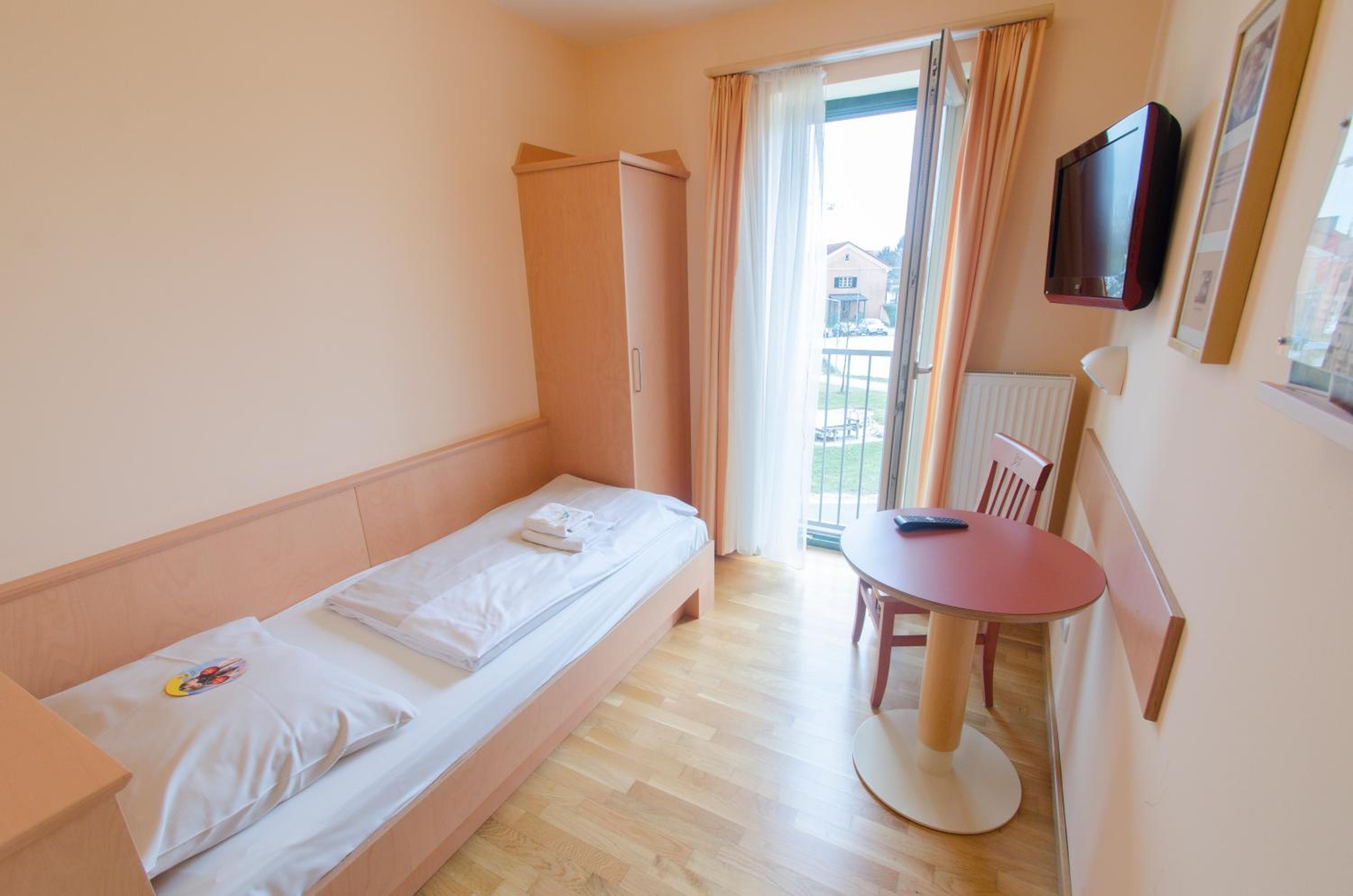 Single Room photo 2