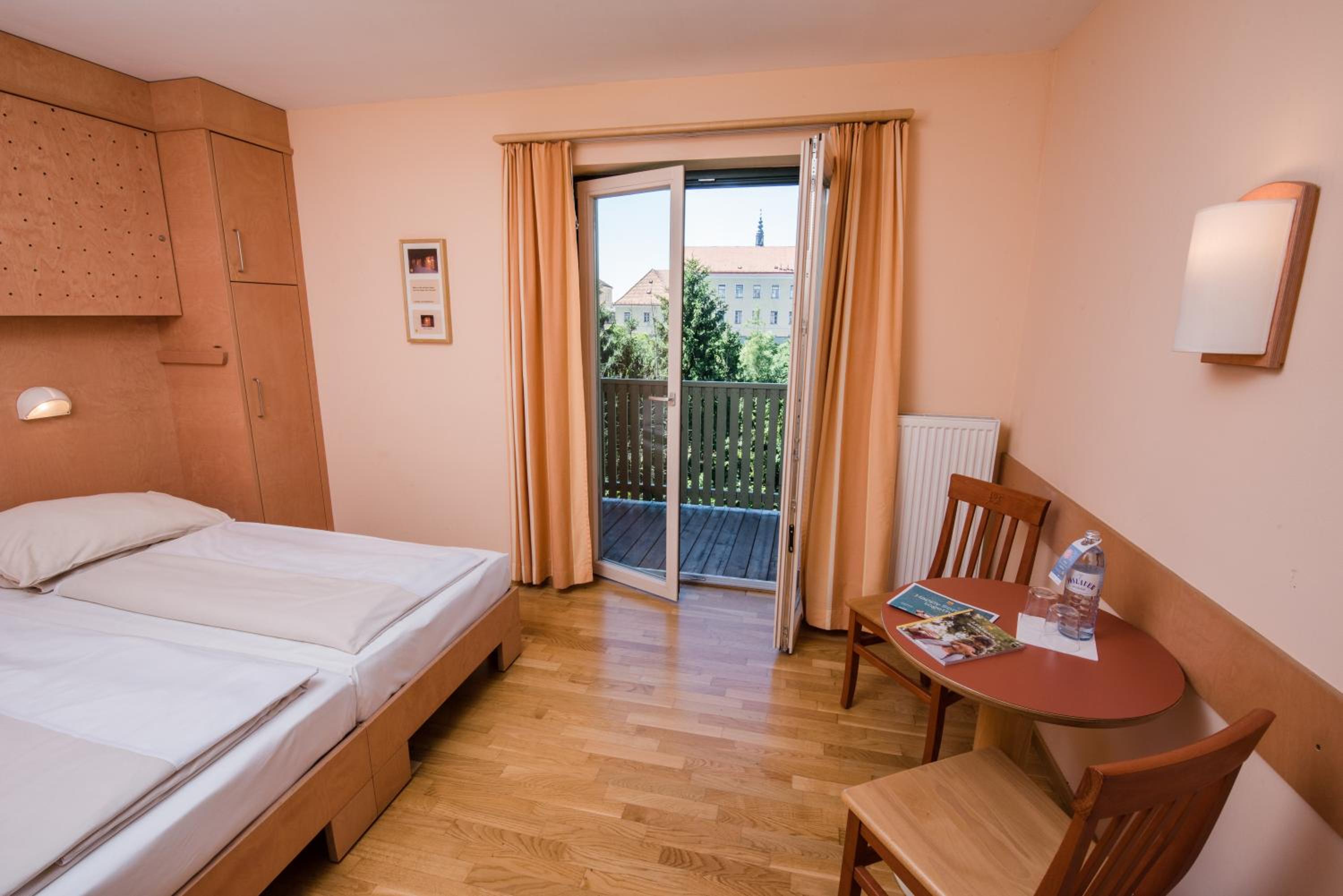 Double Room - Photo 5