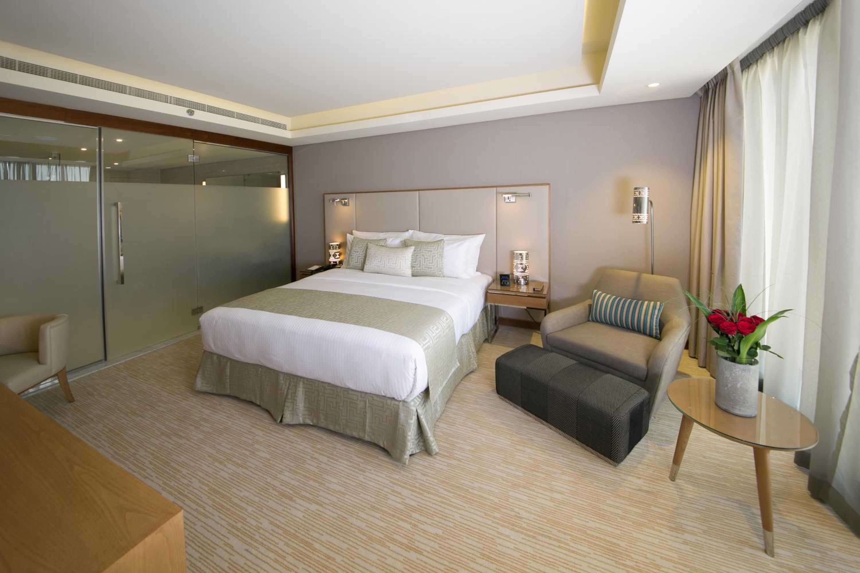 Executive Suite with Executive Lounge Access - 30% discount in Spa, Food and Beverage, Early Check in at 10:00 am and Late checkout till 4 pm (Subject to Availability) photo 3