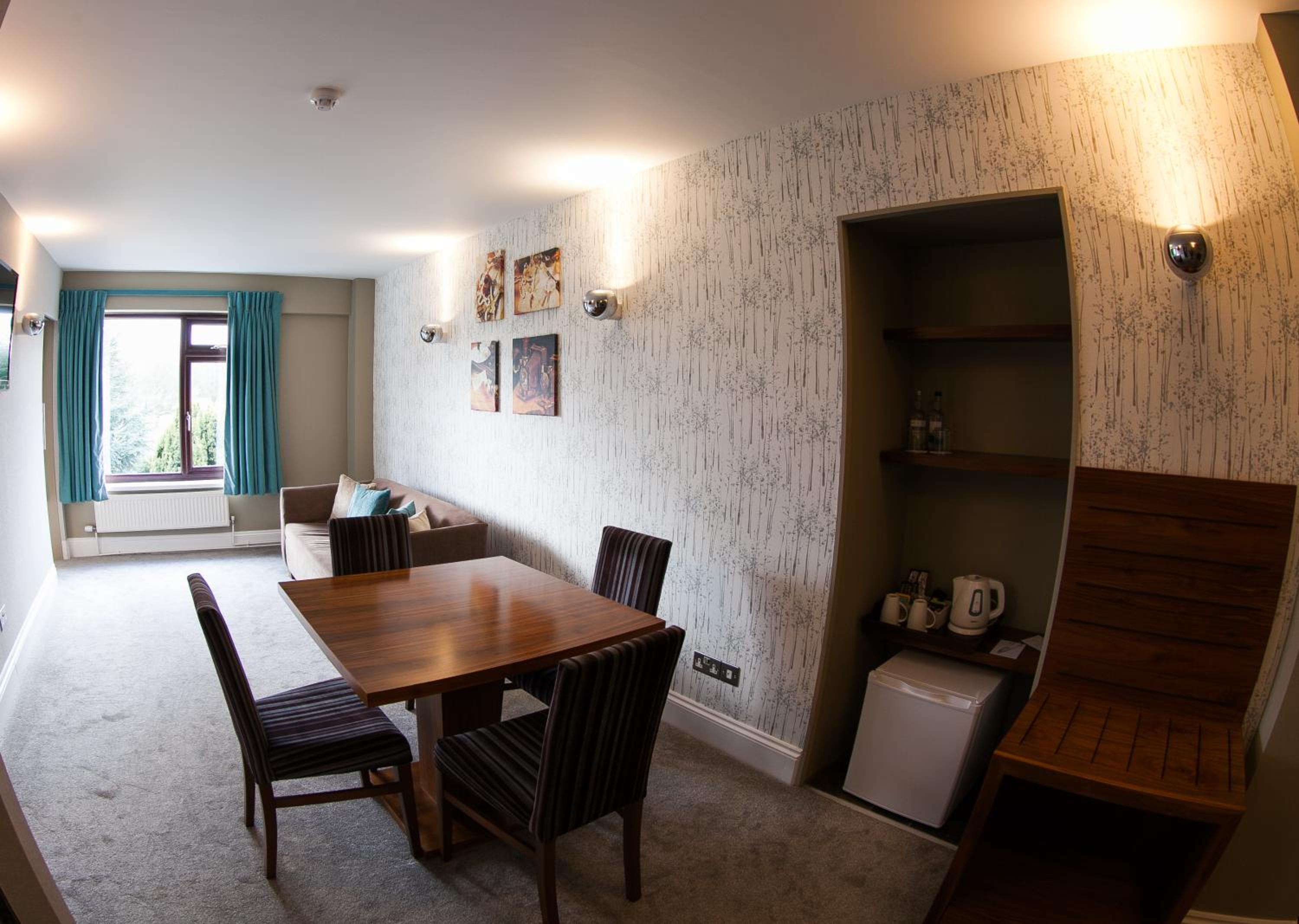 Suite with King Bed - Photo 7