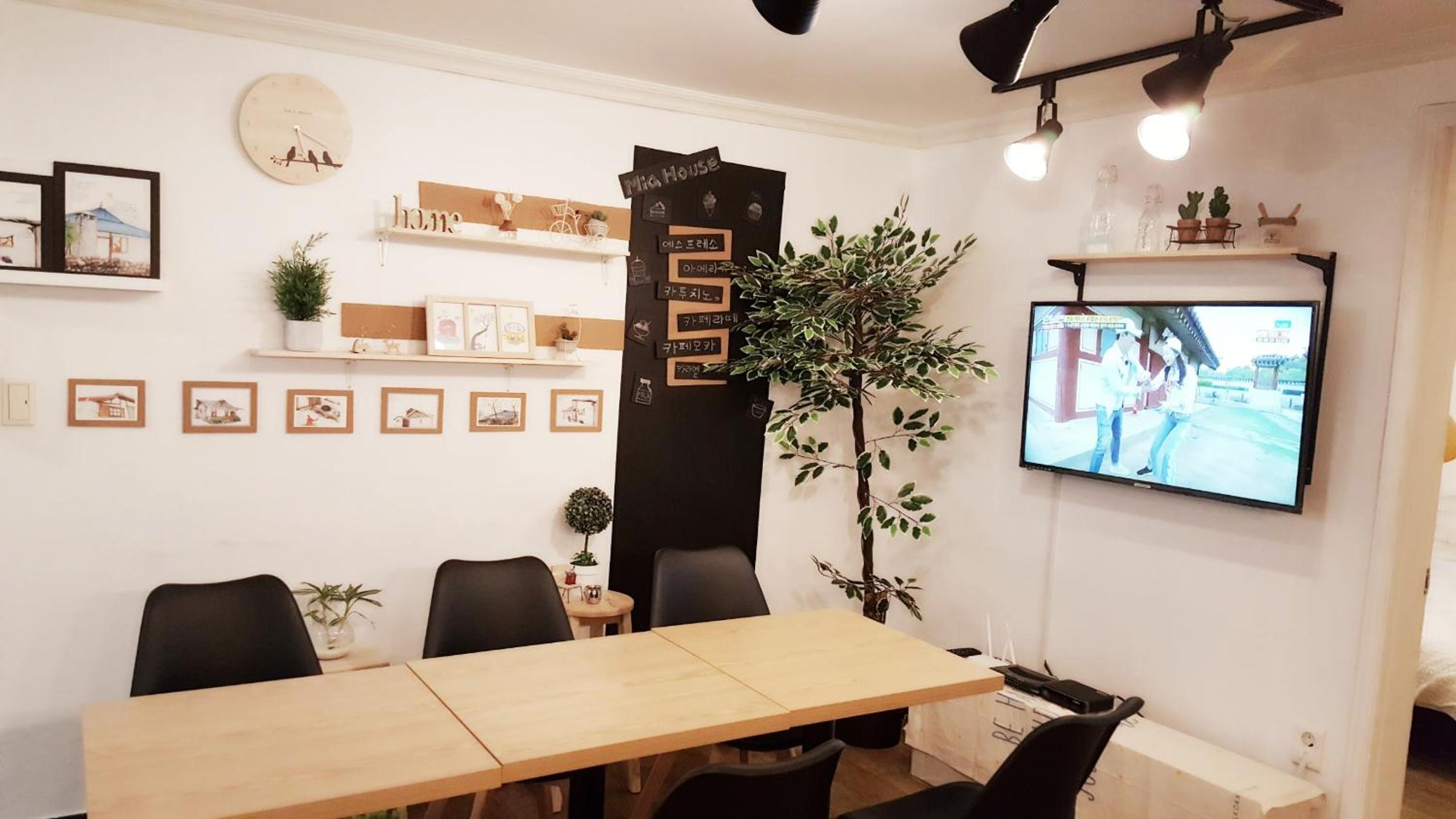 Two-Bedroom Apartment - Photo 3