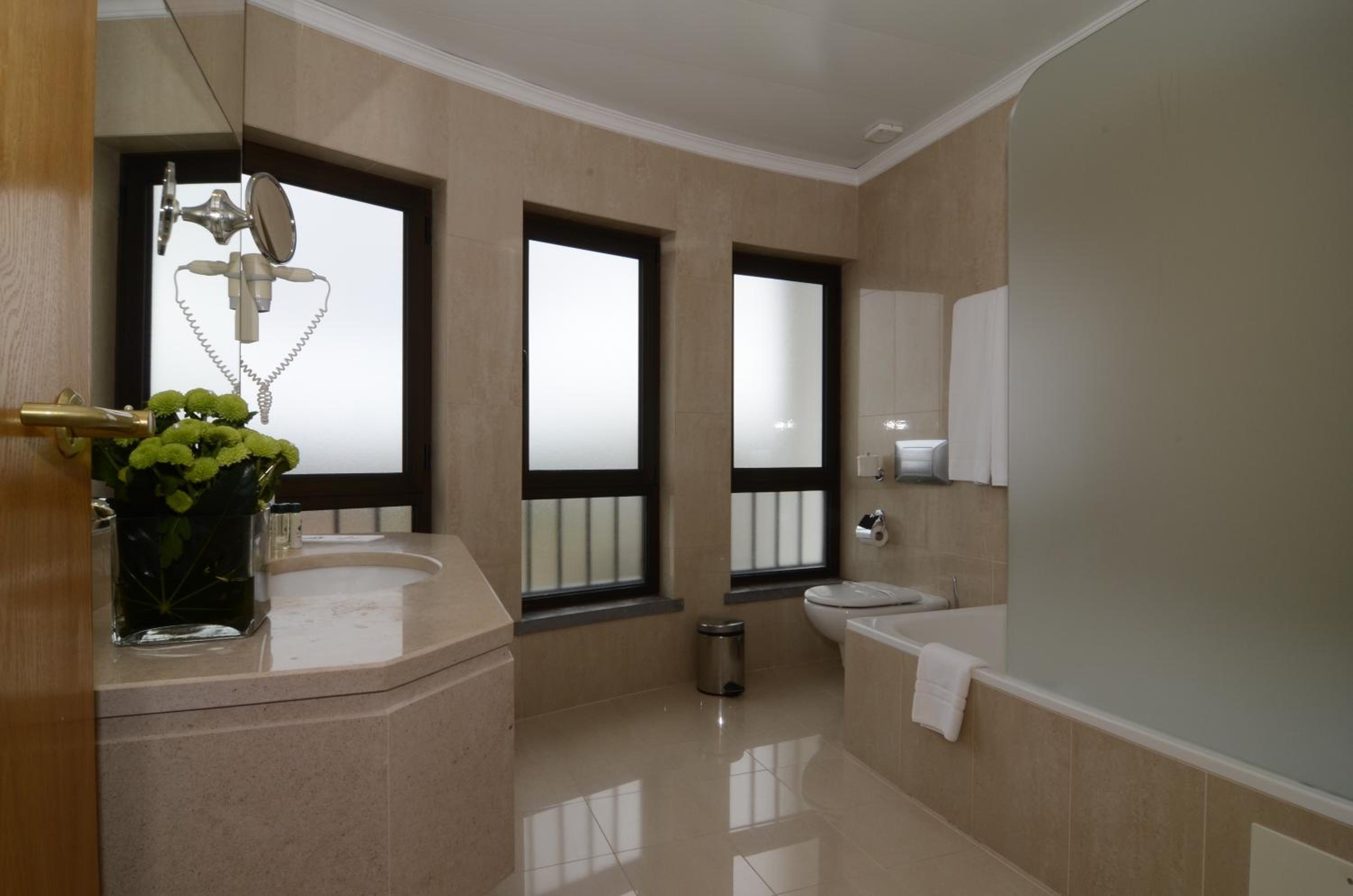 Superior Double or Twin Room - Photo 6