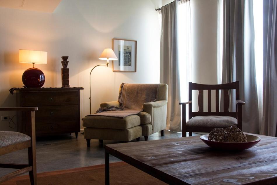 Family Room photo 3
