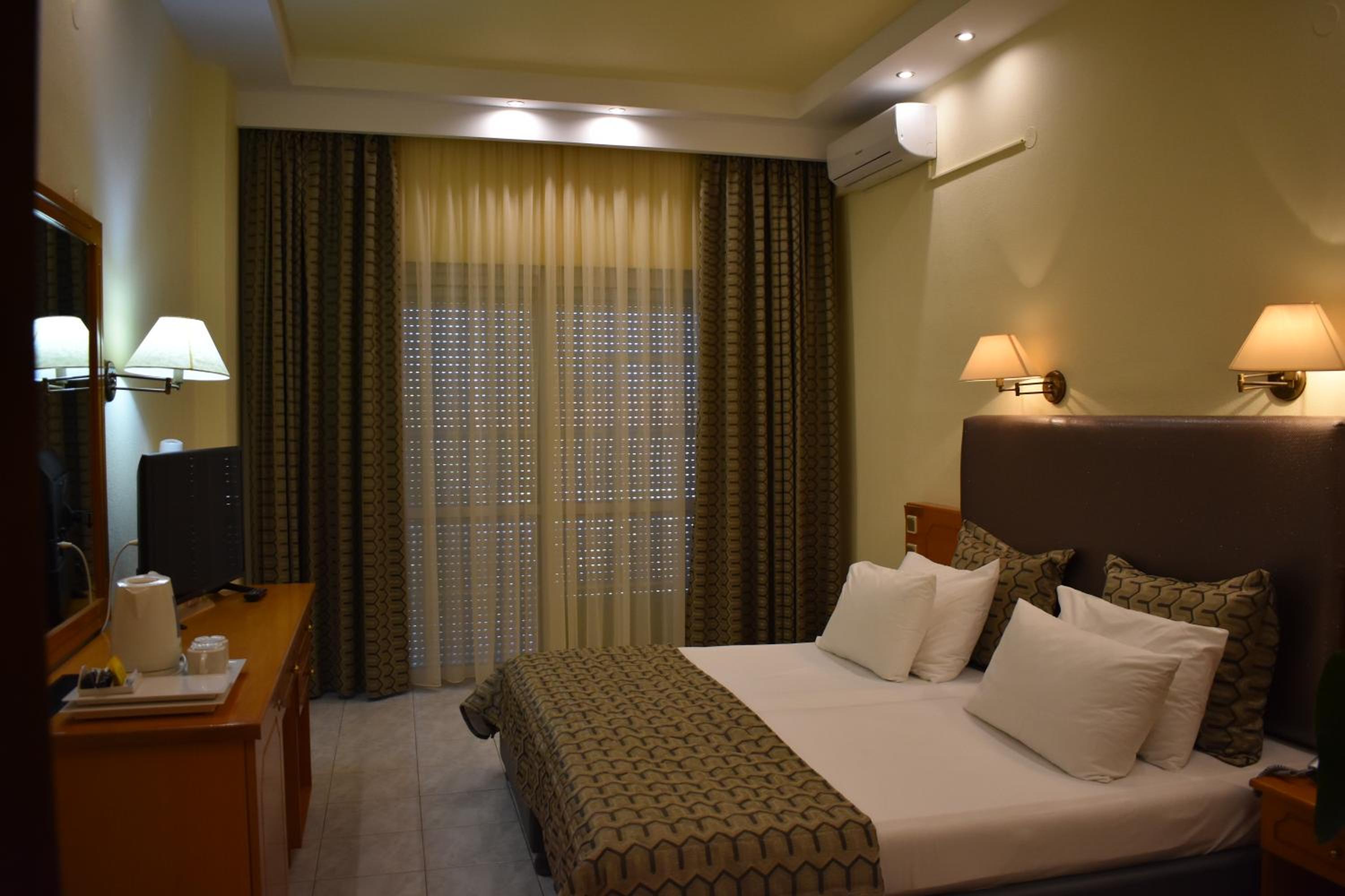 Double or Twin Room photo 3