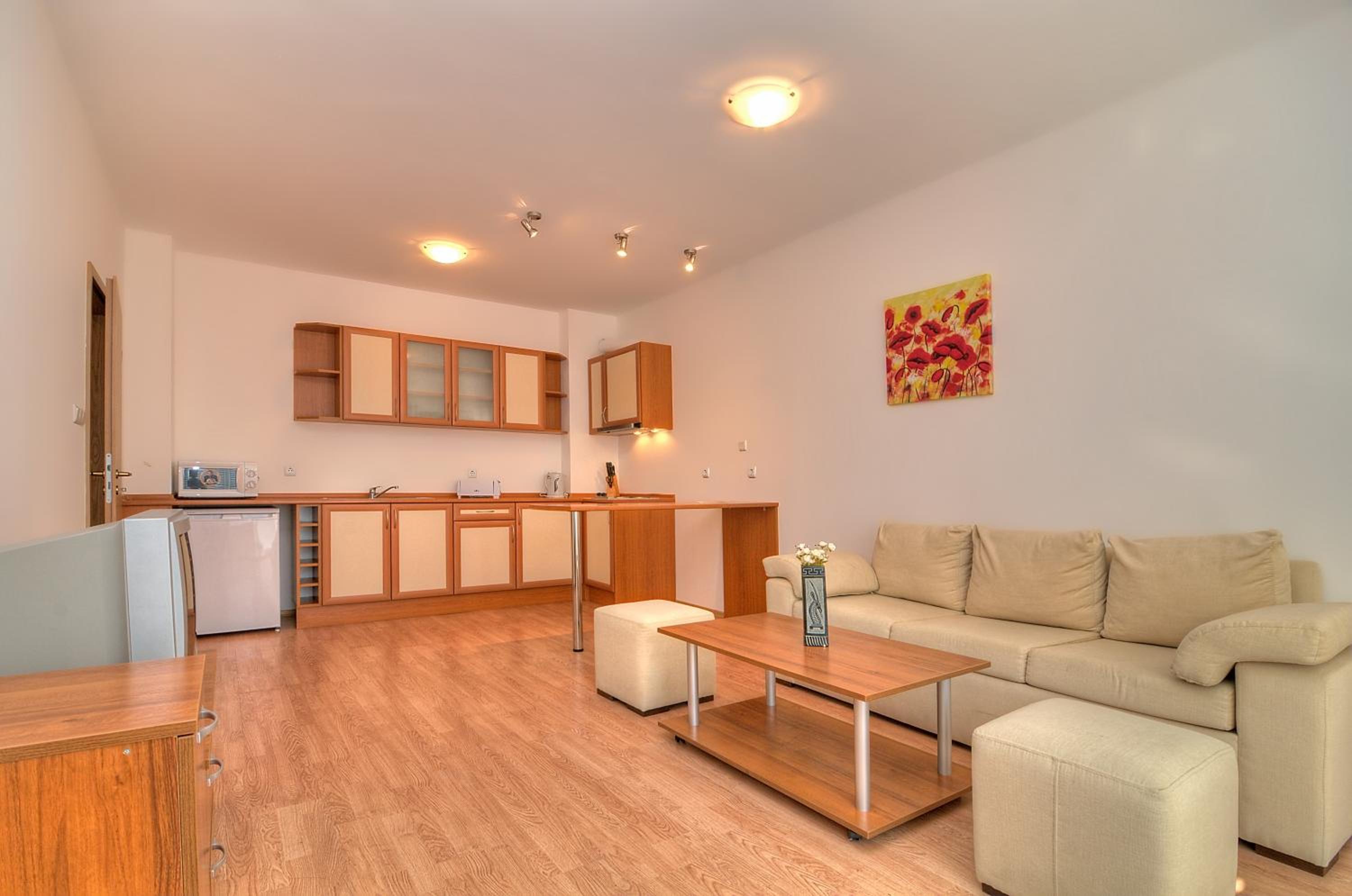 One-Bedroom Apartment With Balcony photo 1