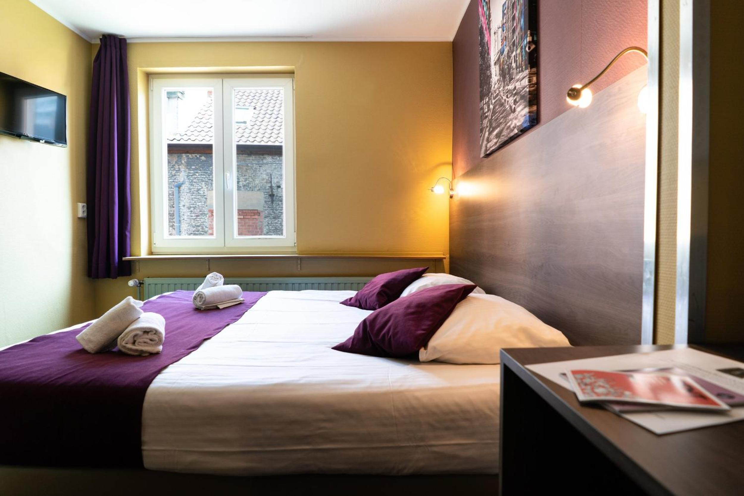 Double Room With Bathroom photo 2