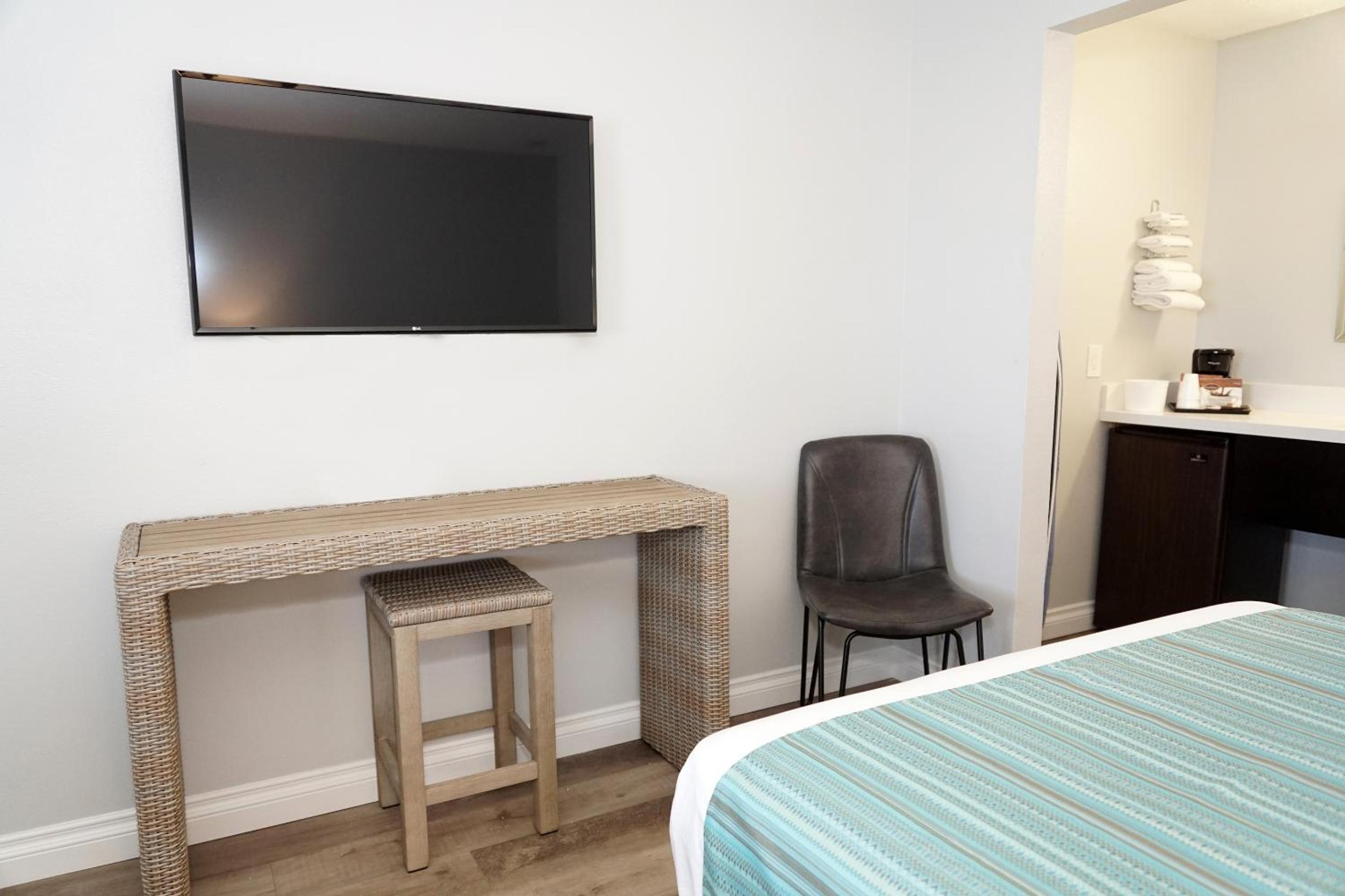 Queen Room - Pet Friendly