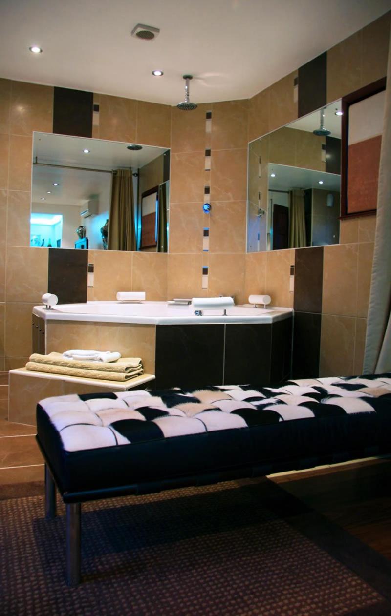 Luxury Suite with Spa Bath - Photo 5
