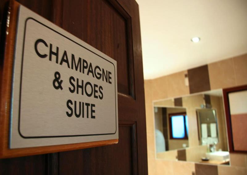 Luxury Suite with Spa Bath - Photo 7