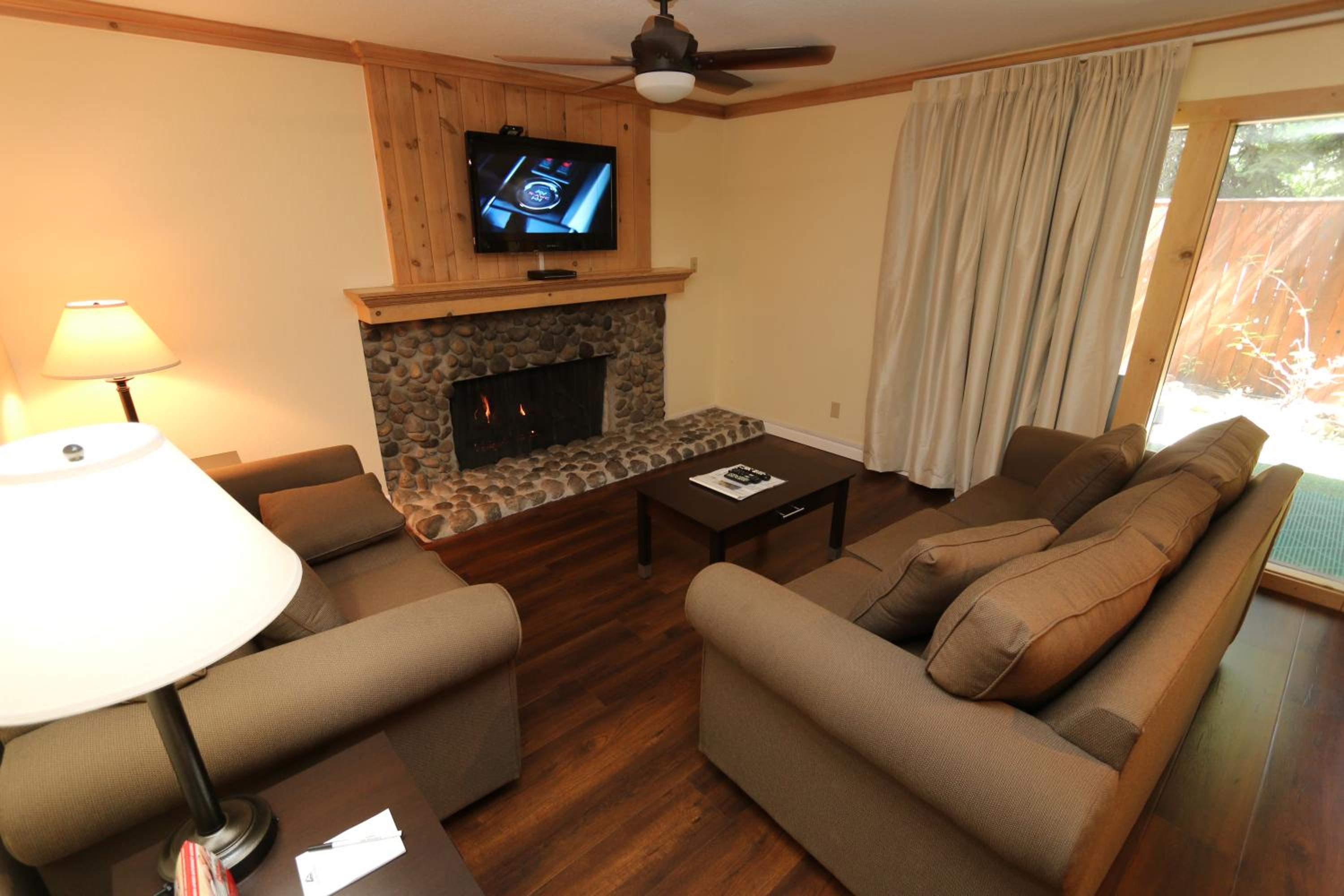 One Bedroom Lodge Upstairs Condo  photo 2
