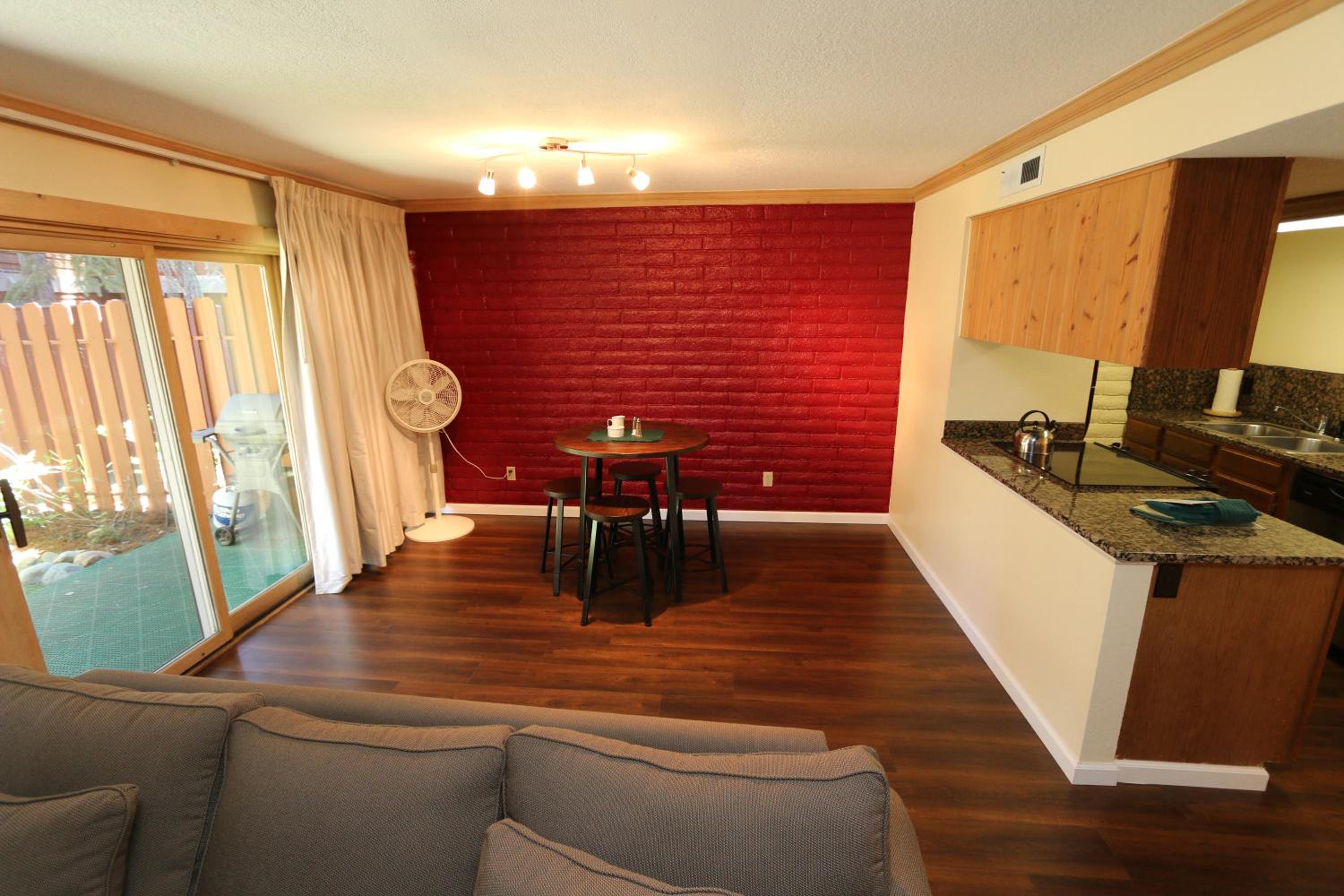 One Bedroom Lodge Upstairs Condo  photo 1