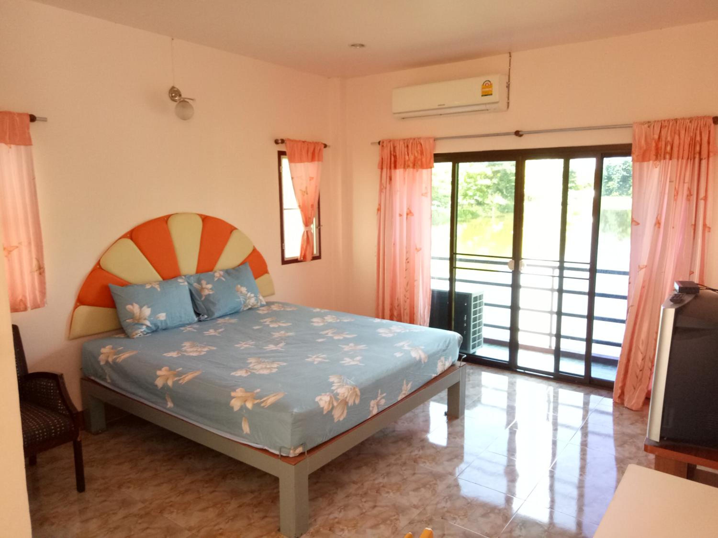 Bungalow with Garden View photo 3
