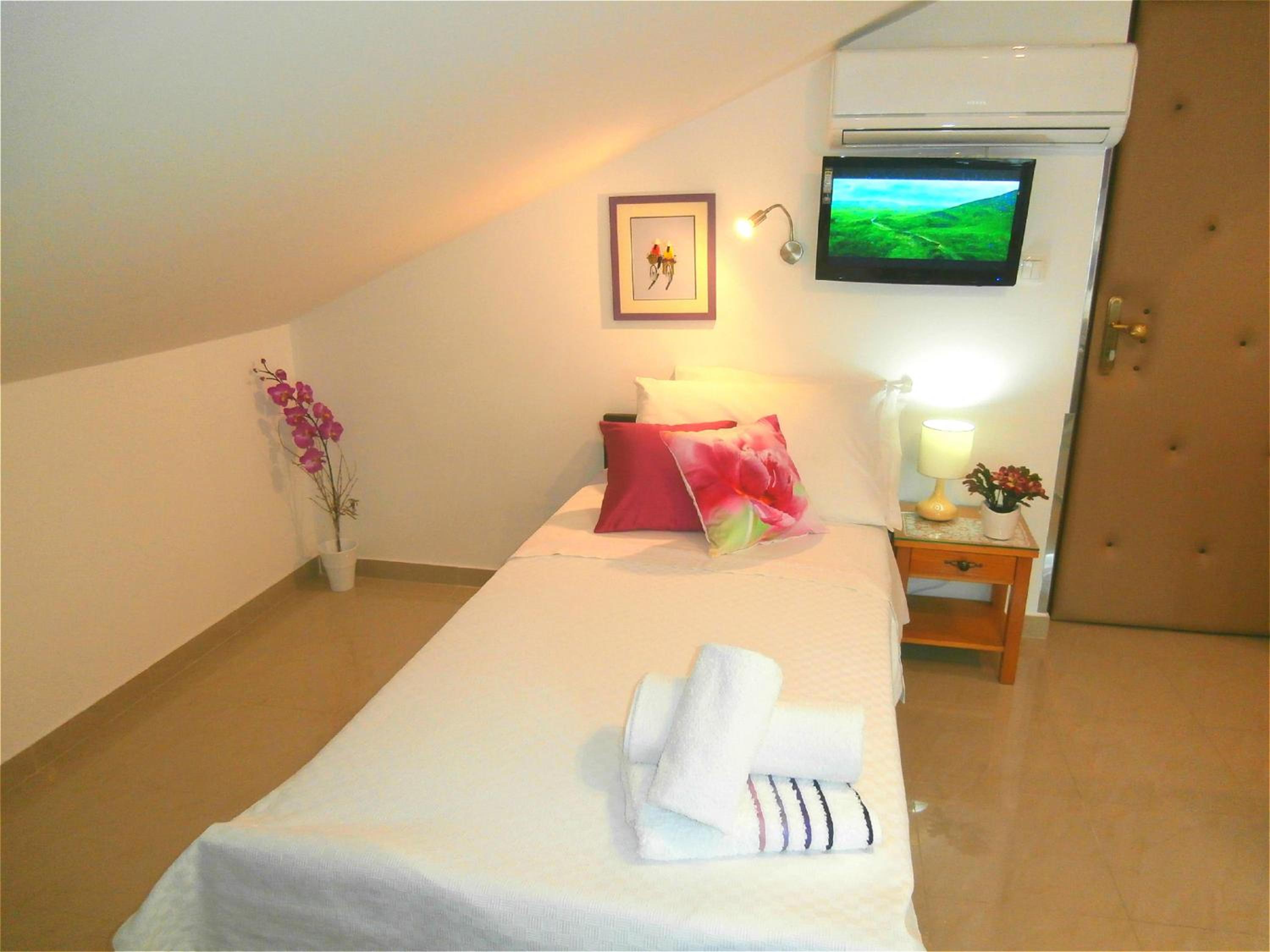 Single Room with Private Bathroom