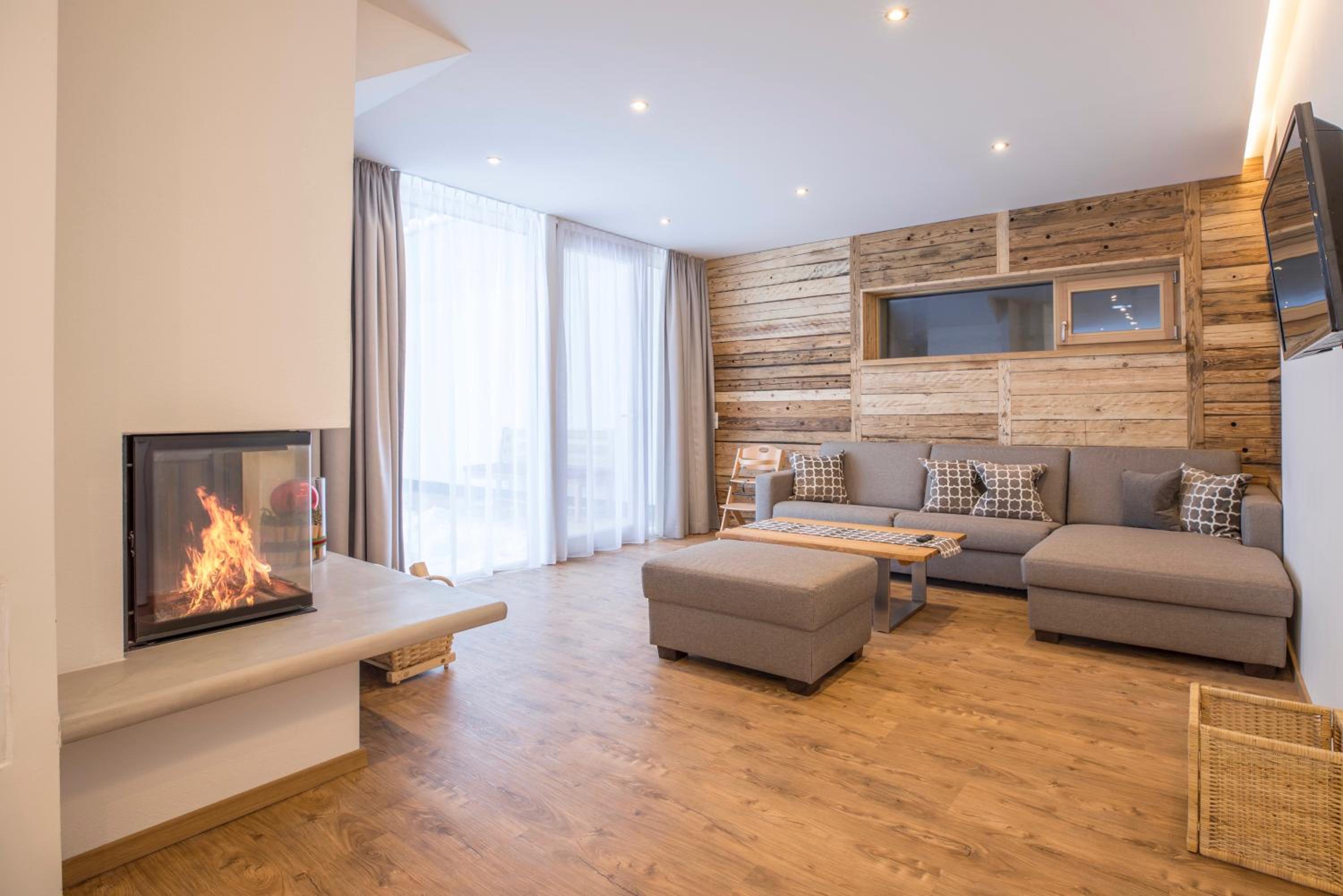 Apartment with Terrace photo 2