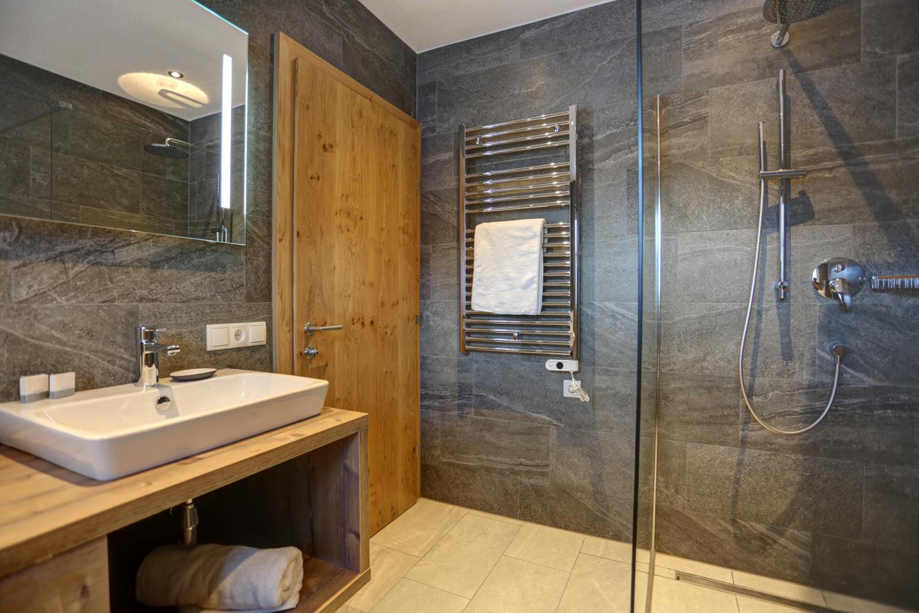 Two-Bedroom Chalet Apartment  photo 2