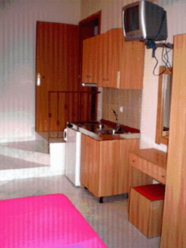Studio (2 Adults) photo 2