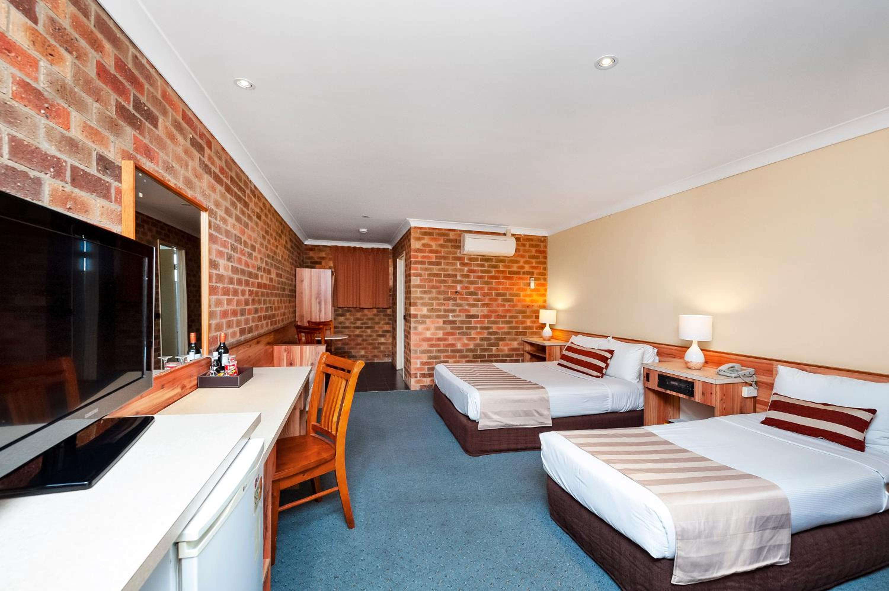 Deluxe Twin Room - Photo 10