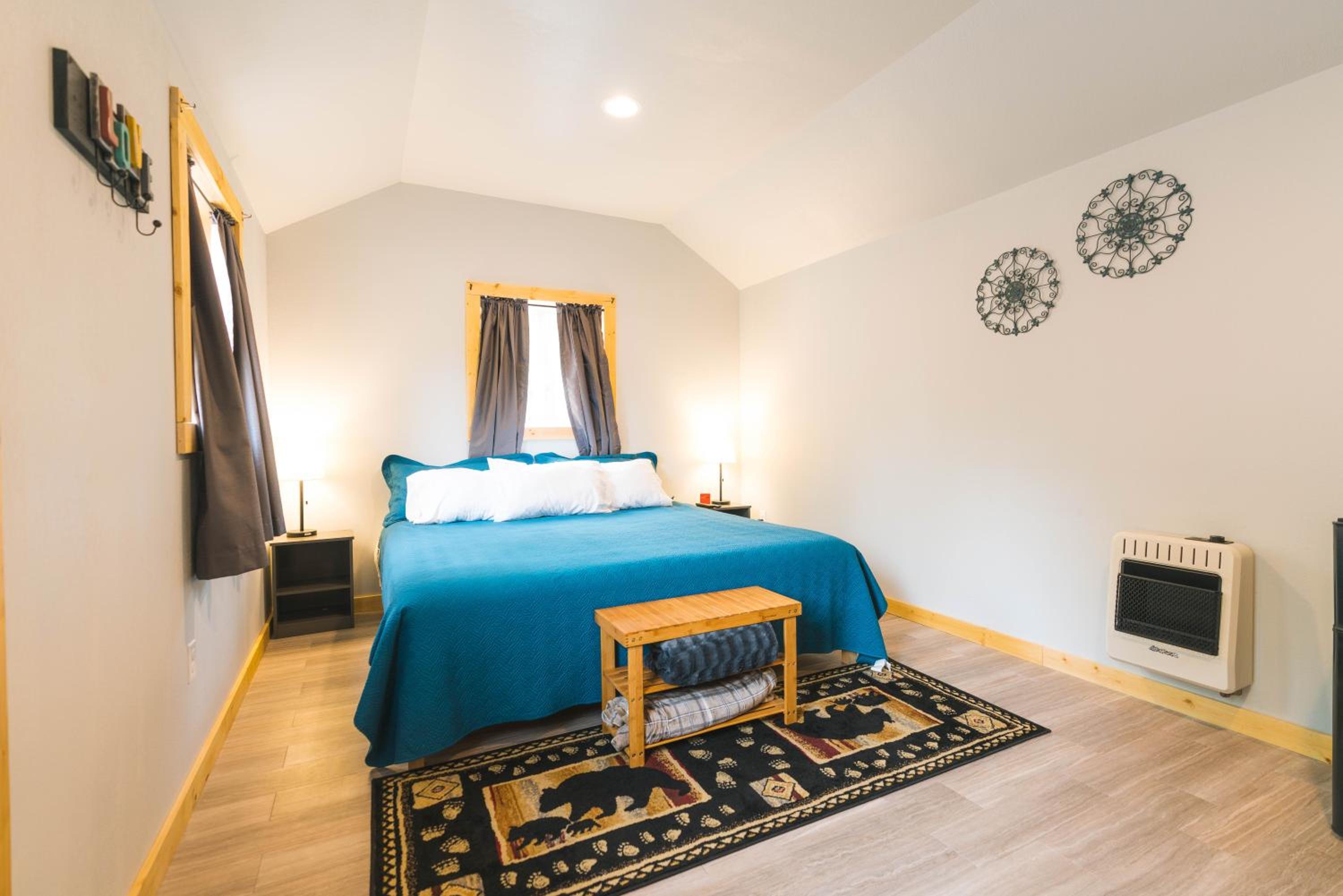 Deluxe King Room photo 1