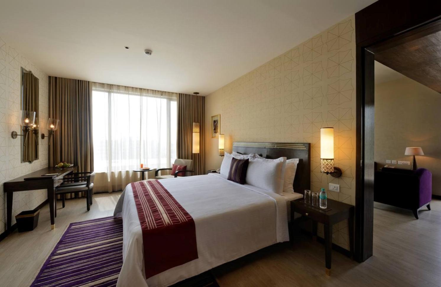 Suite (Rs.2000 Credit For Food, Soft Beverages, Liquor, Laundry, Spa & Travel Desk) photo 2