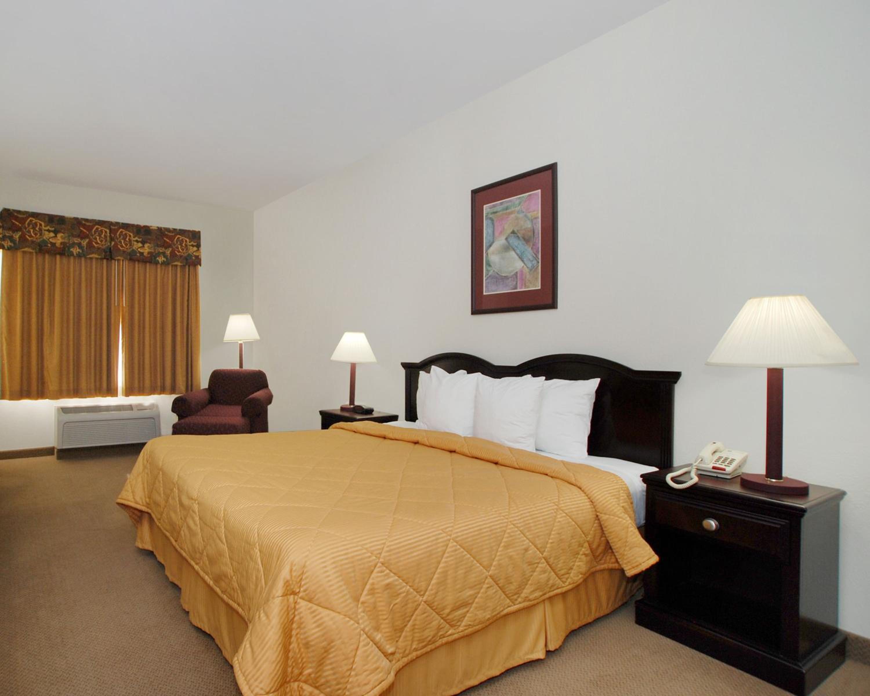 King Room - Non-Smoking - Photo 2