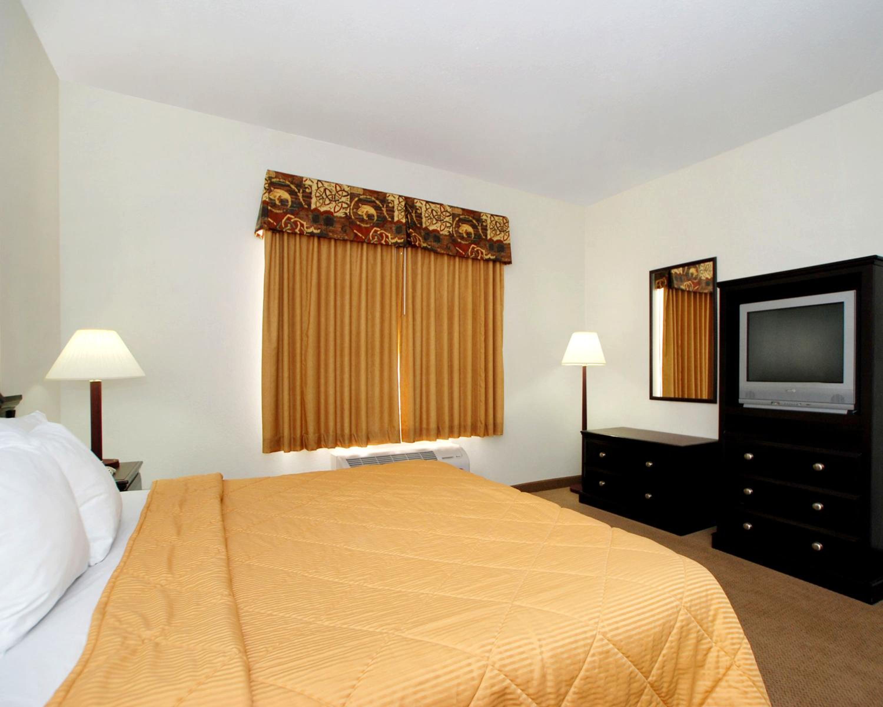 King Room - Non-Smoking - Photo 1