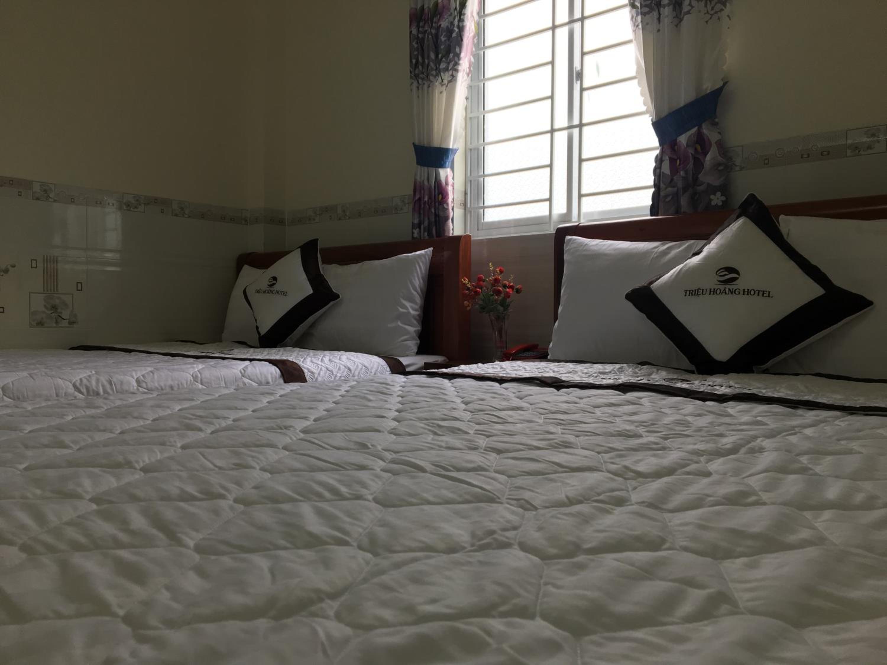 Double or Twin Room with Side Sea View photo 3