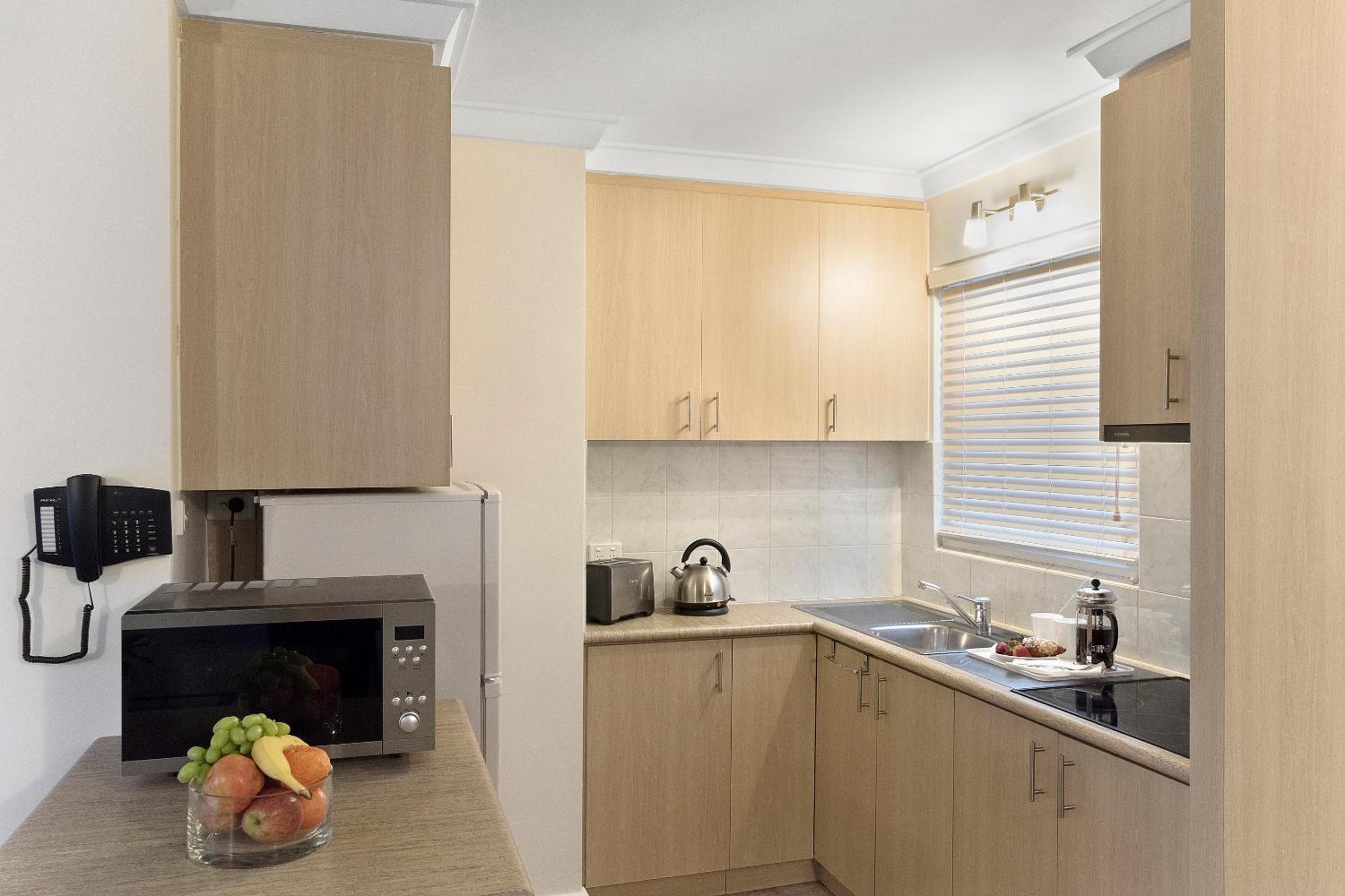 Classic One-Bedroom Triple Bed Suite
