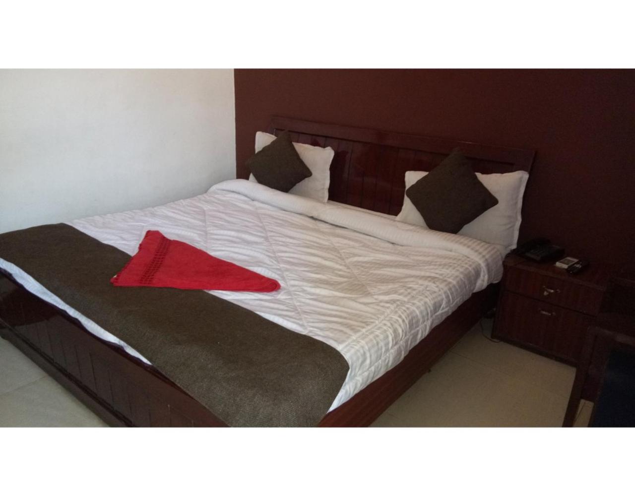 Basic Triple Room